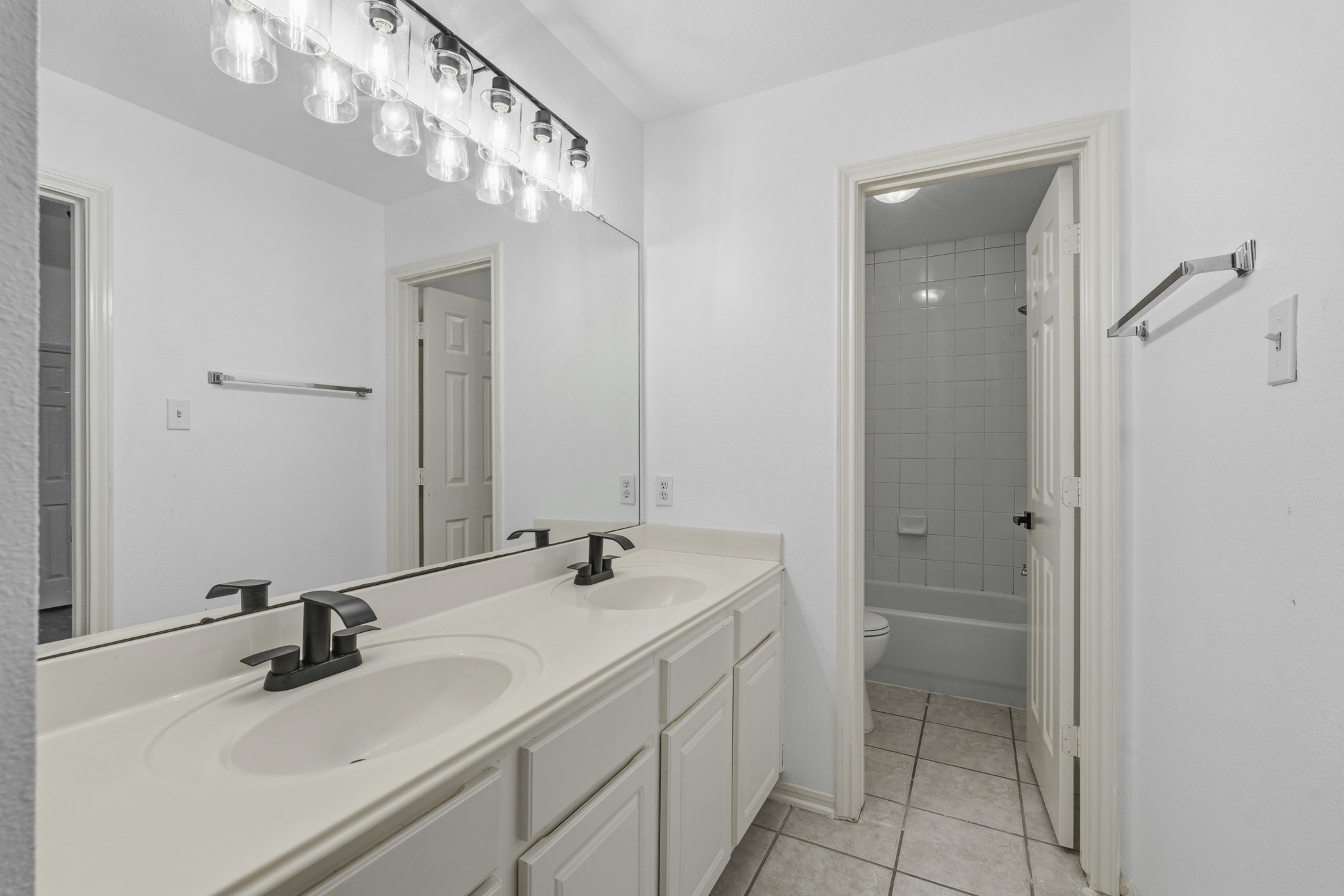 12415 Maily Meadowlane Property Photo 23