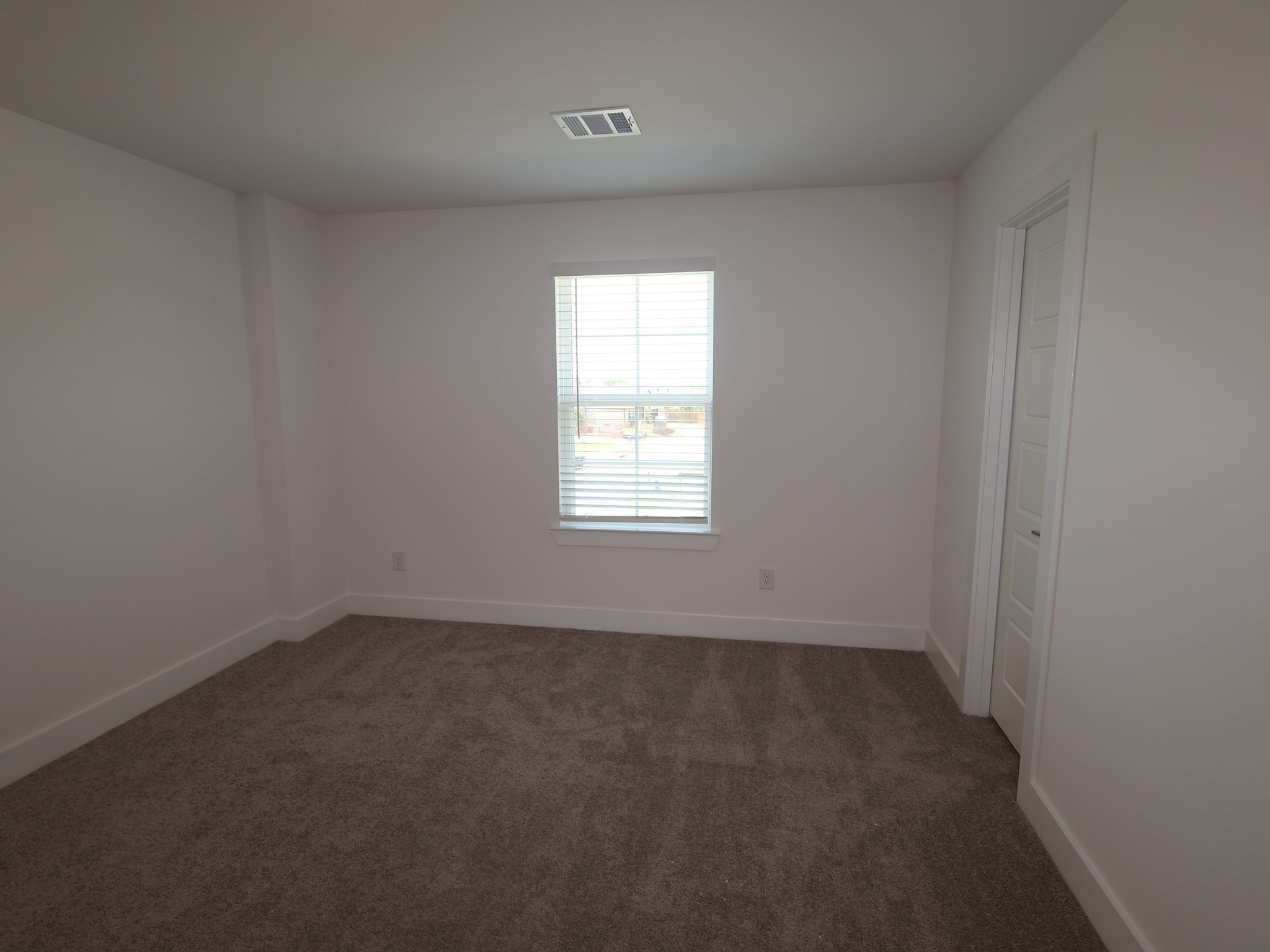 5819 Blazing Light Lane Property Photo 14