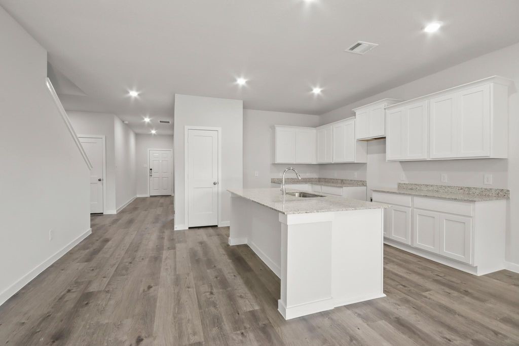 496 Shoreview Drive Property Photo 2