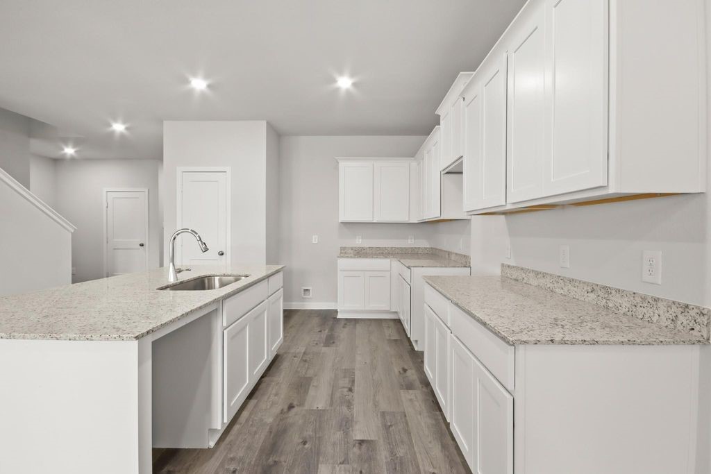 496 Shoreview Drive Property Photo 3