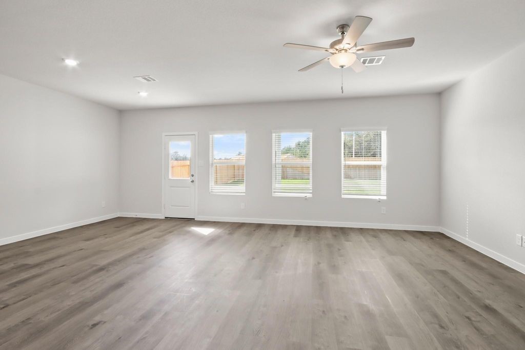 496 Shoreview Drive Property Photo 6