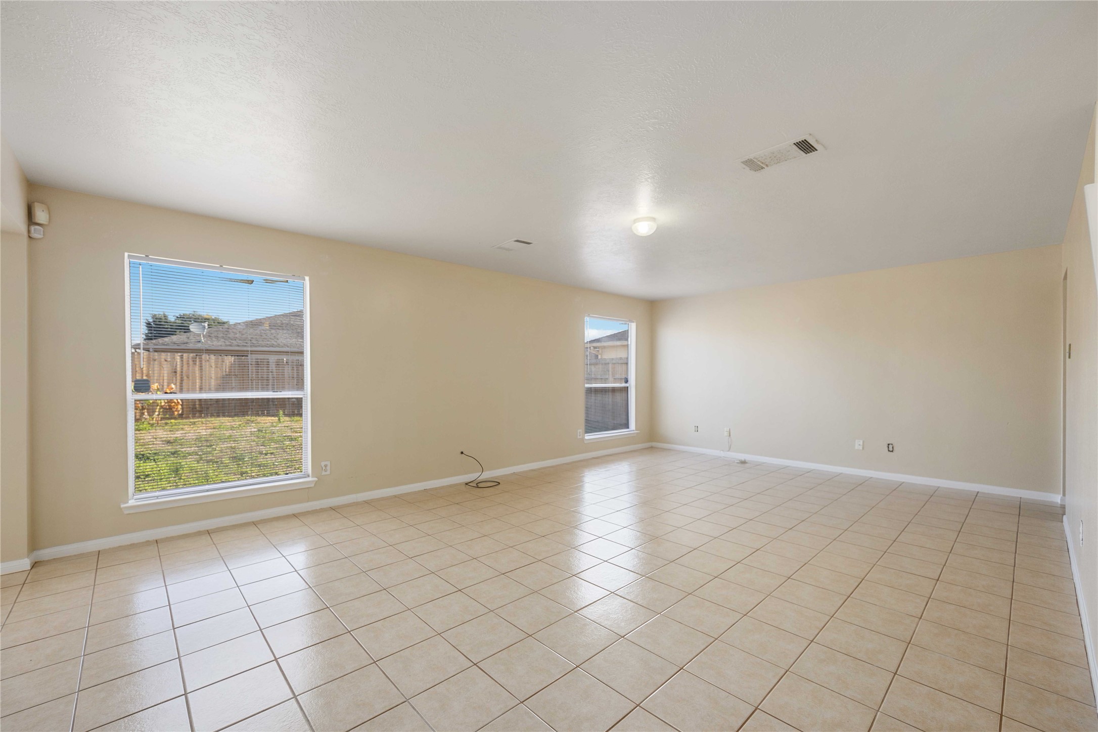 4806 Cotton Ridge Trail Property Photo 2