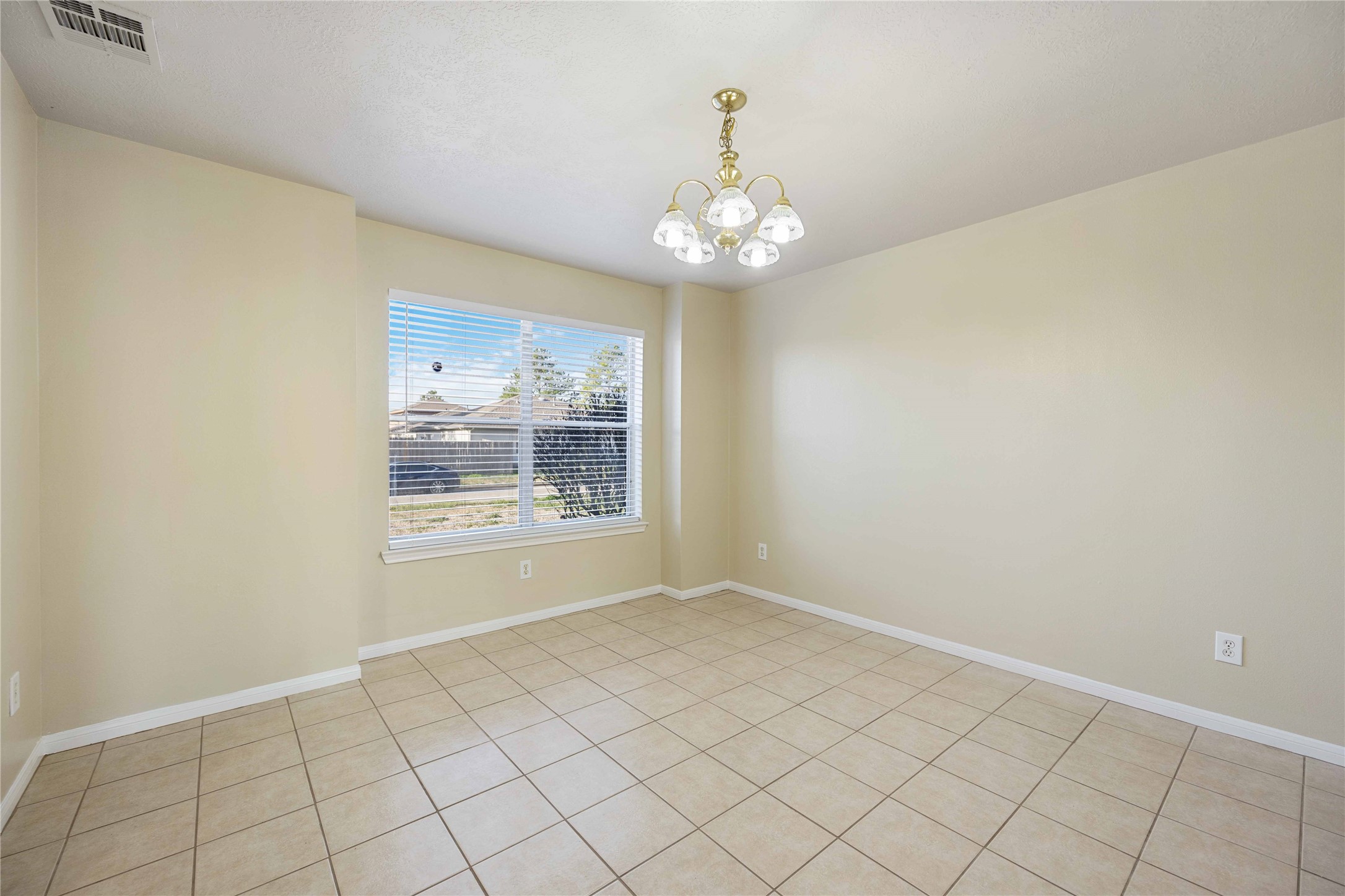 4806 Cotton Ridge Trail Property Photo 7