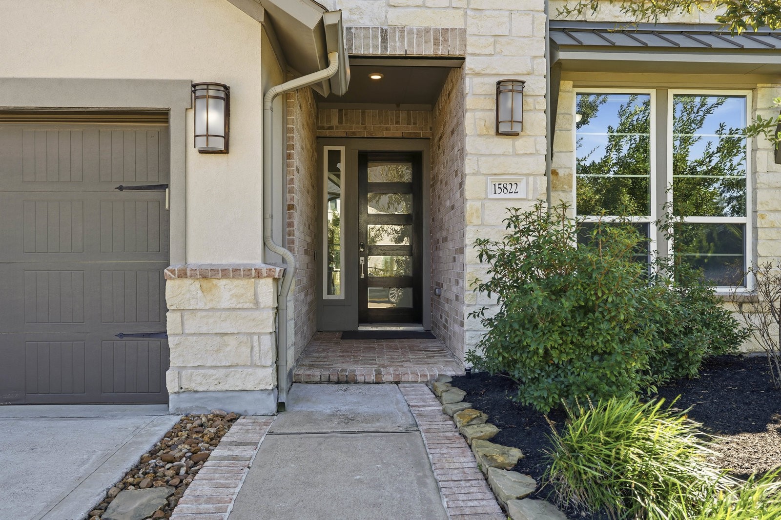 15822 Pilot Knob Drive Property Photo 3