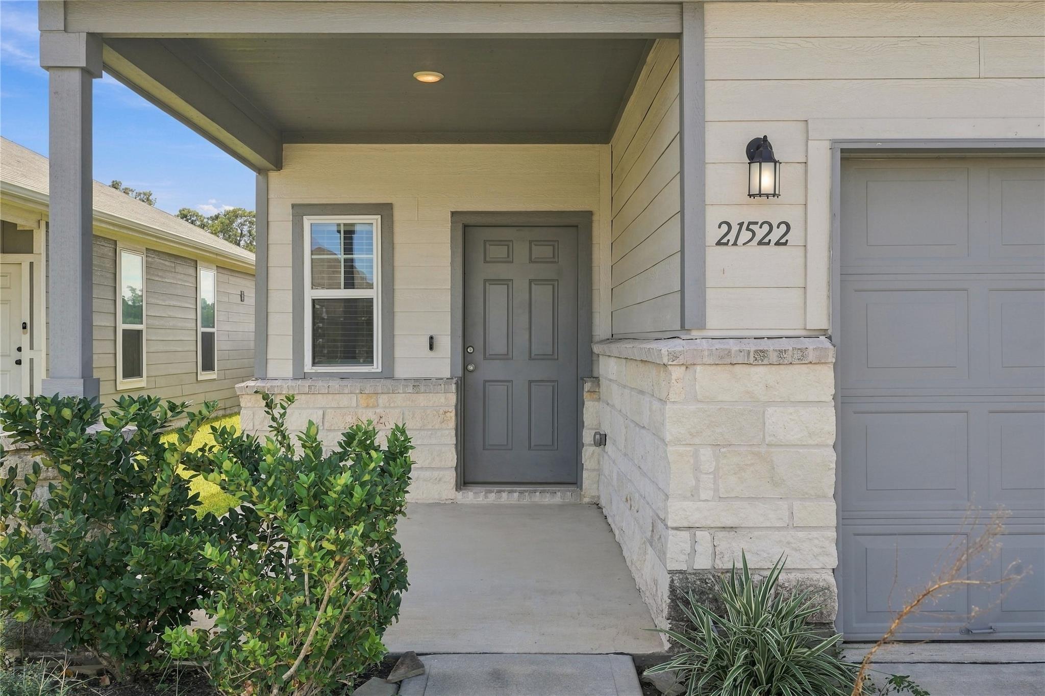 21522 Austell Pond Drive Property Photo 2