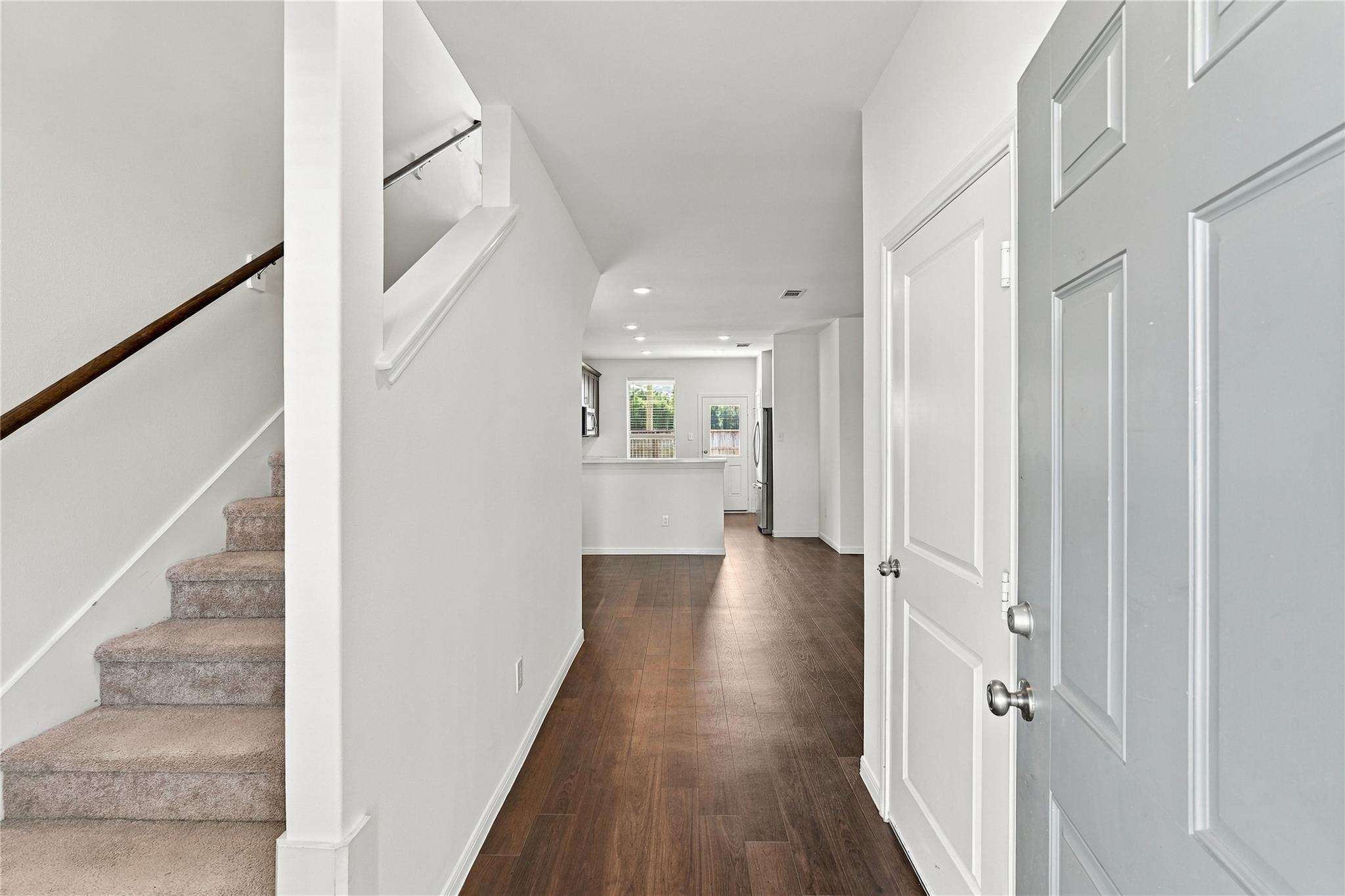21522 Austell Pond Drive Property Photo 3