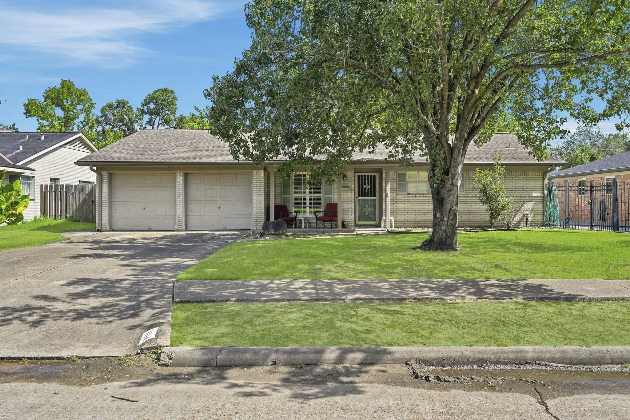 1114 Curtin Street Property Photo 1
