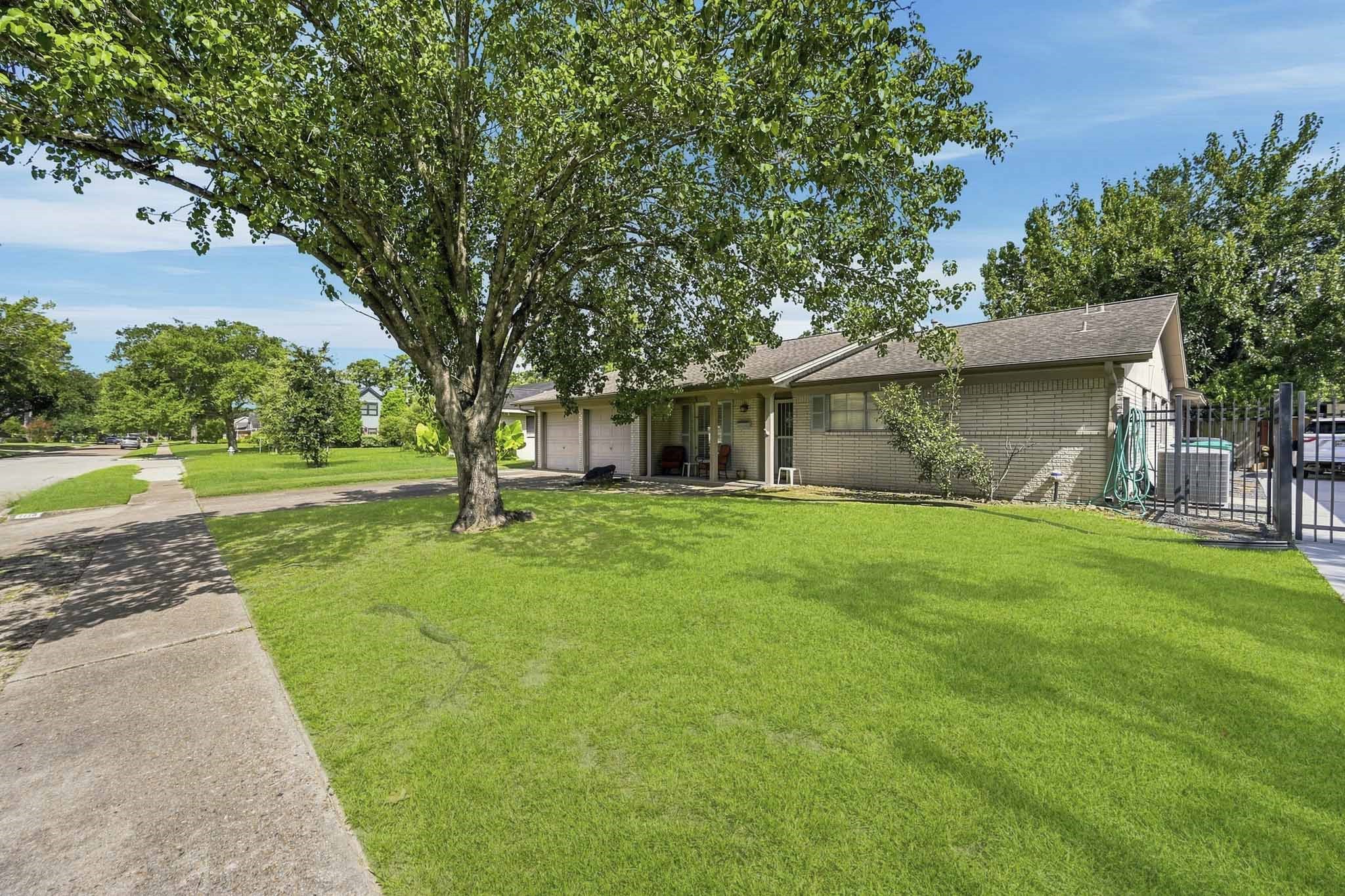 1114 Curtin Street Property Photo 2