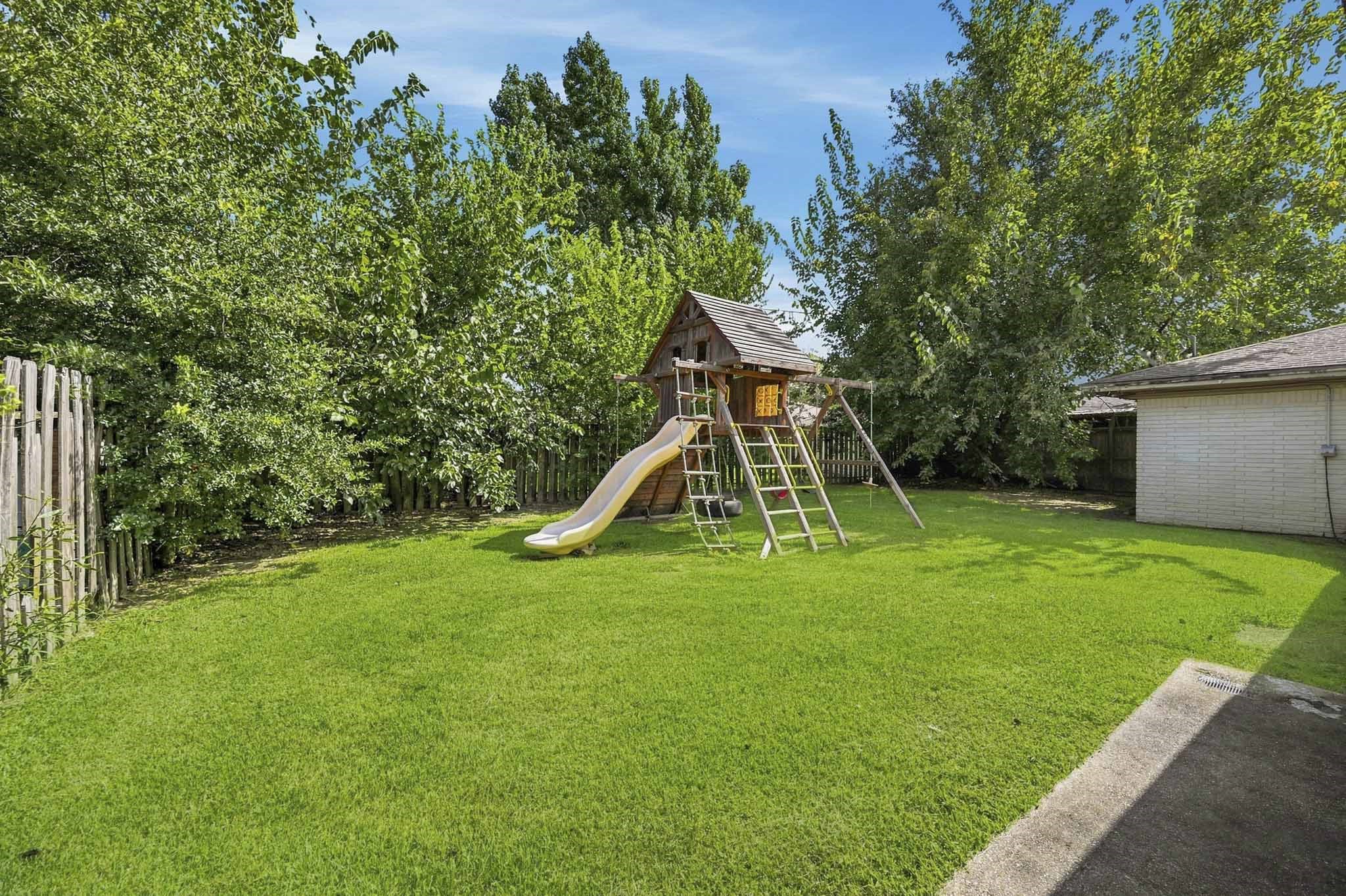 1114 Curtin Street Property Photo 5
