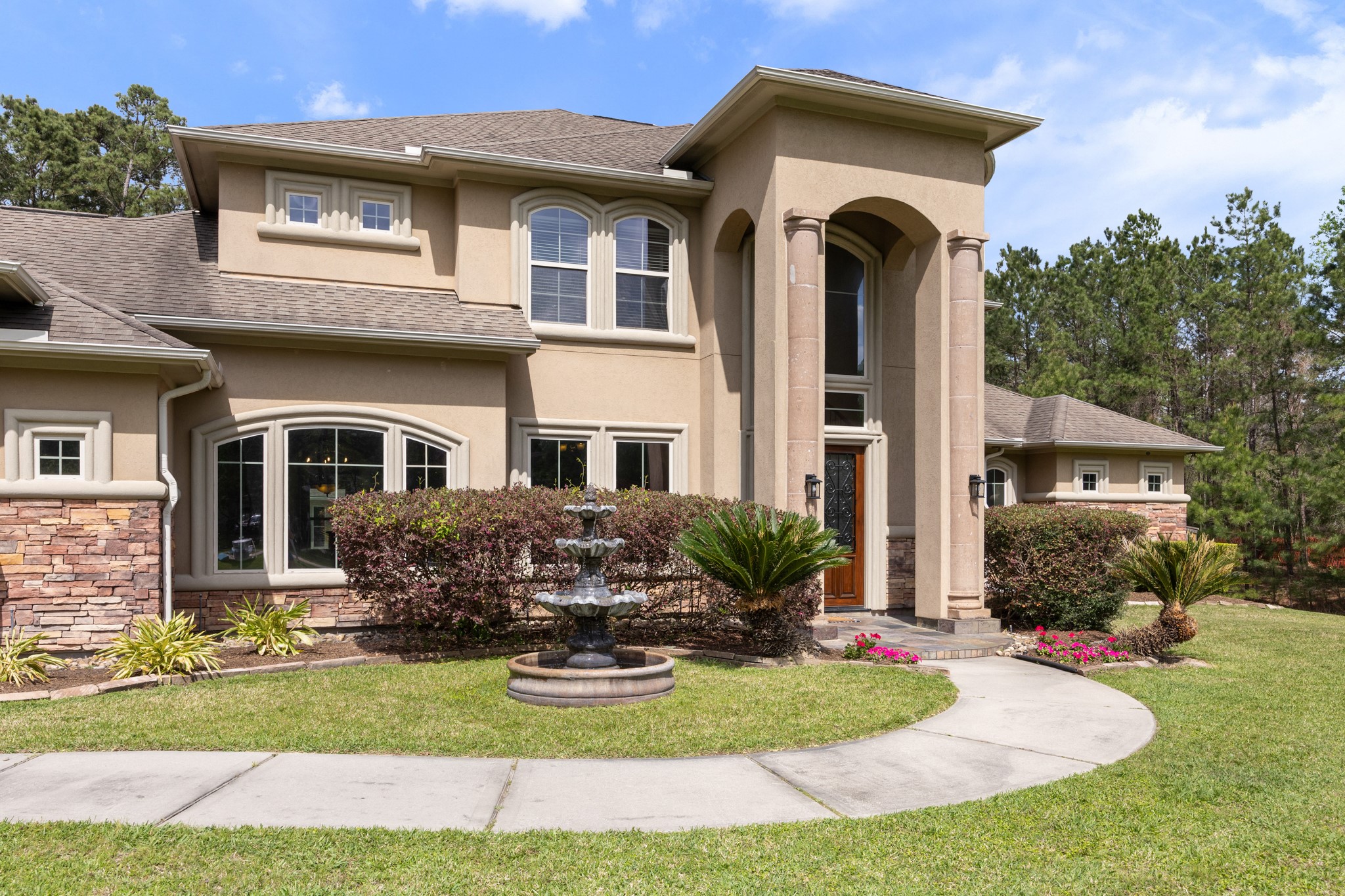 4447 Chateau Creek Way Property Photo 2