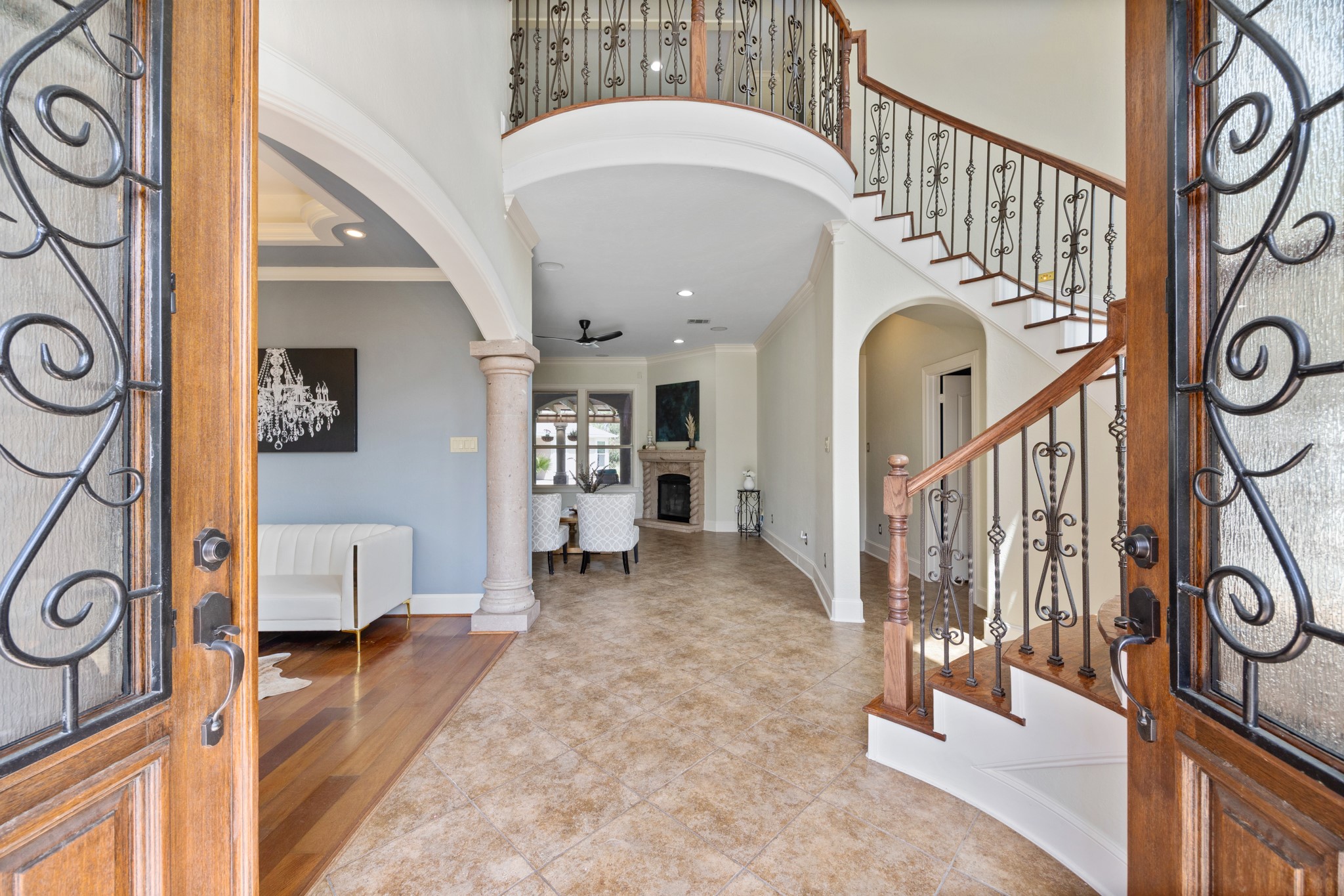 4447 Chateau Creek Way Property Photo 9