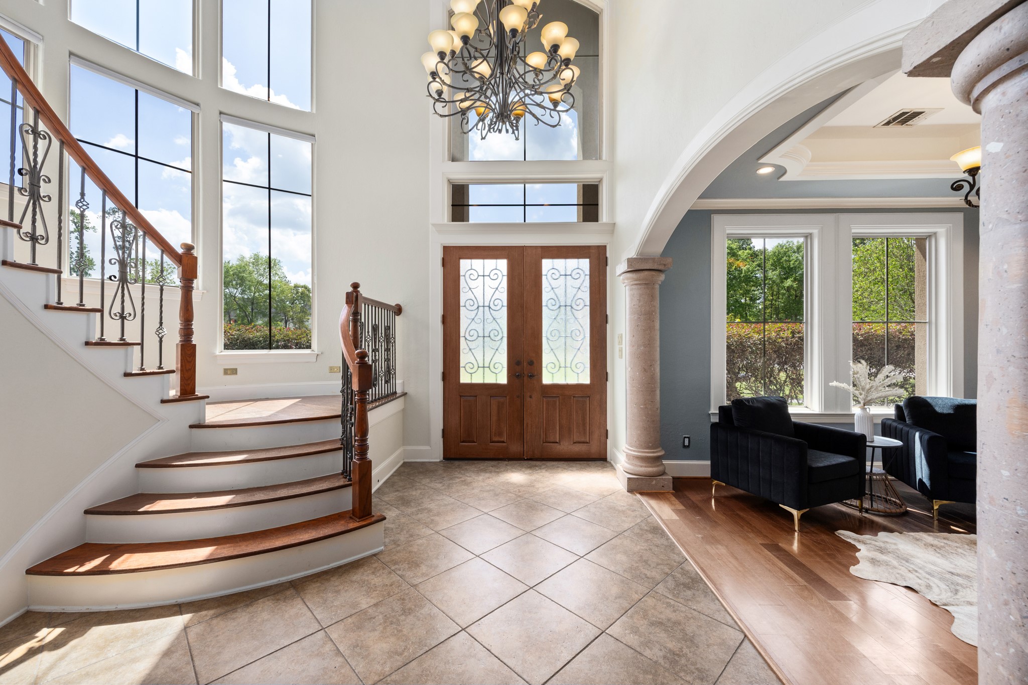 4447 Chateau Creek Way Property Photo 10
