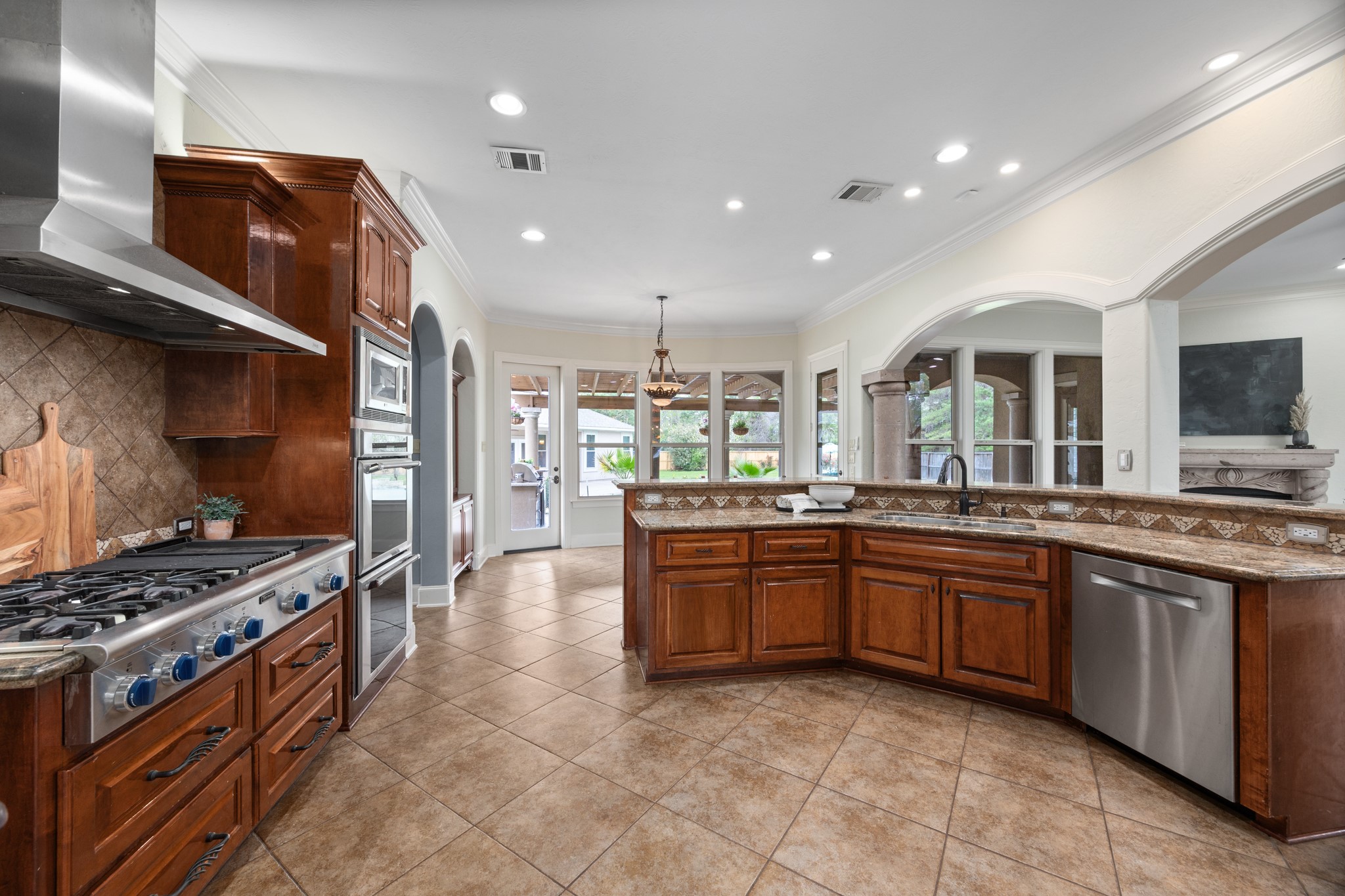 4447 Chateau Creek Way Property Photo 17