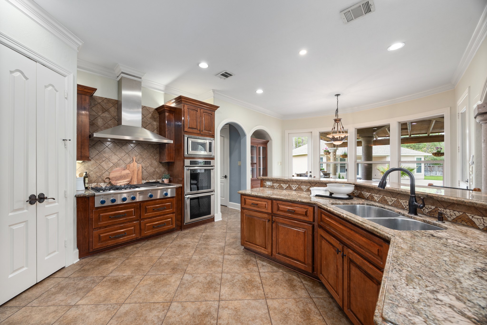 4447 Chateau Creek Way Property Photo 18