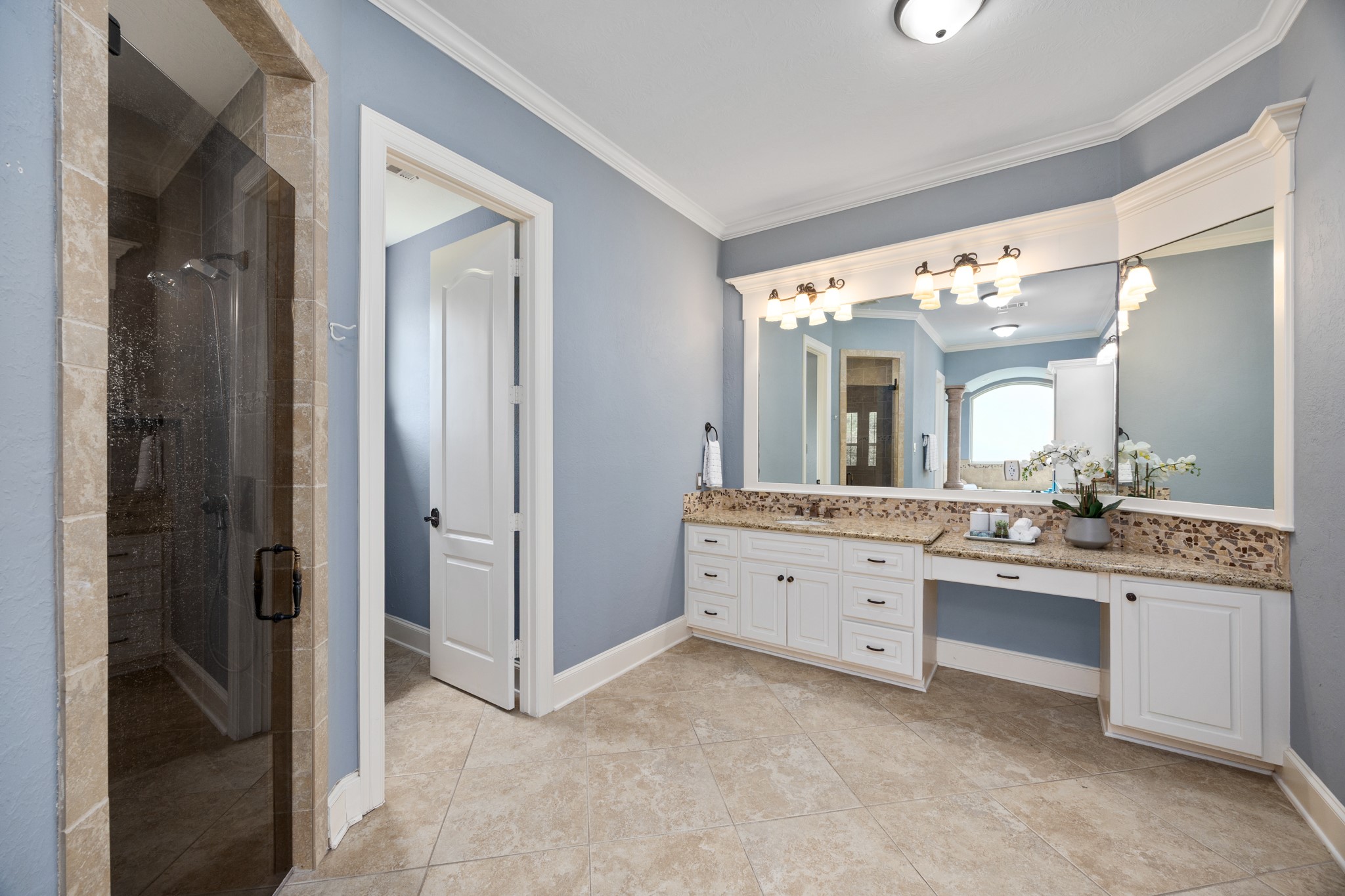 4447 Chateau Creek Way Property Photo 22