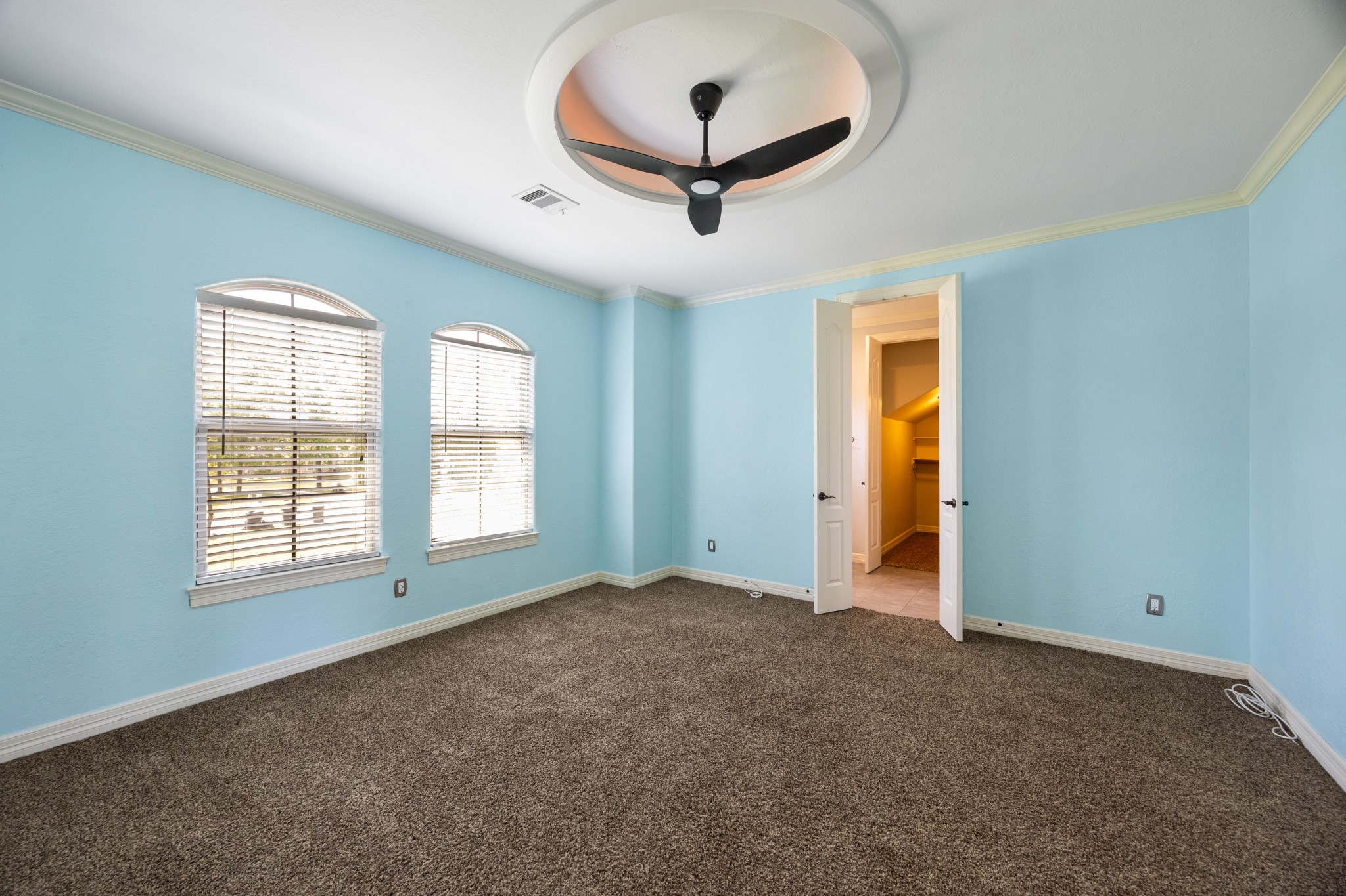 4447 Chateau Creek Way Property Photo 32