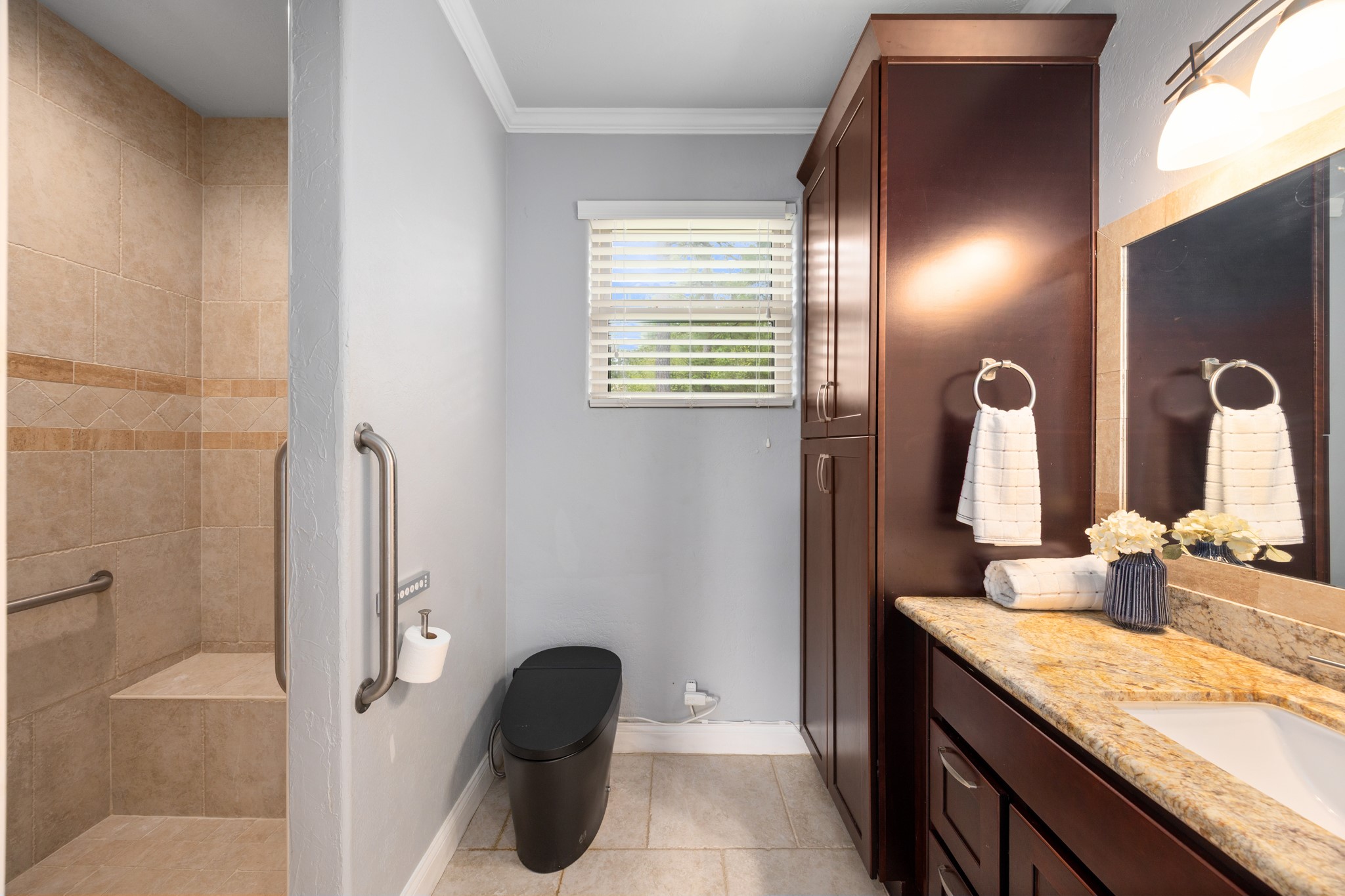 4447 Chateau Creek Way Property Photo 45