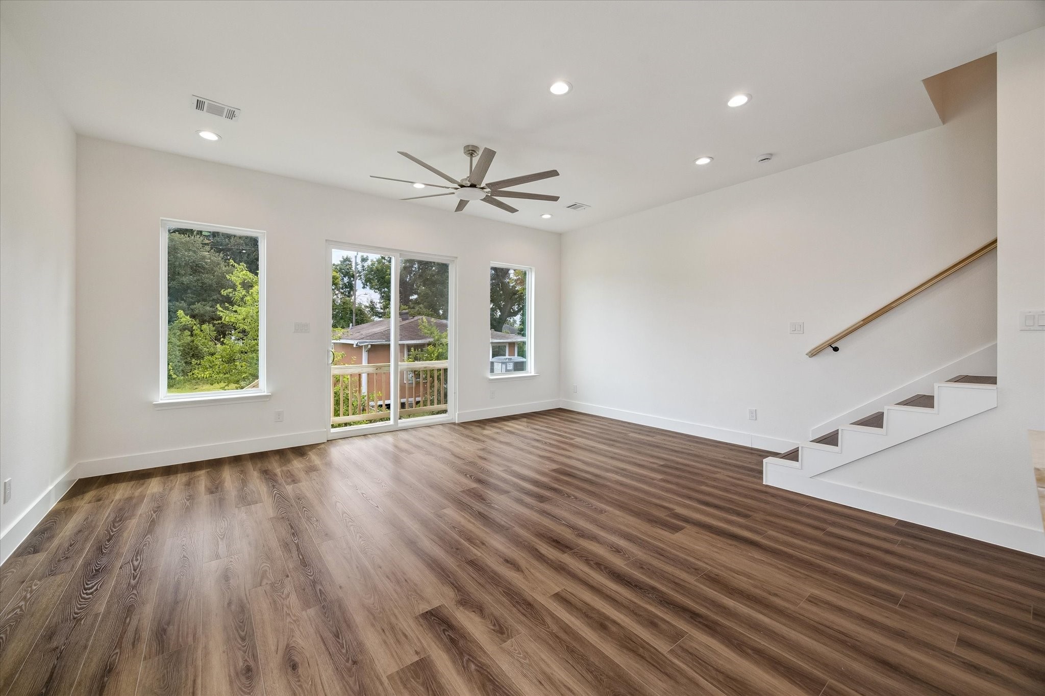 5312 Salina Street Property Photo 2