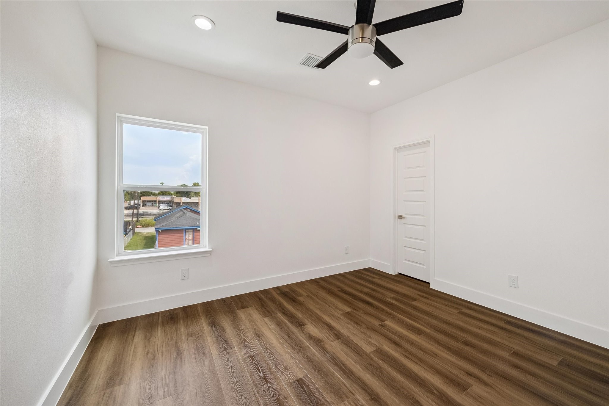 5312 Salina Street Property Photo 13