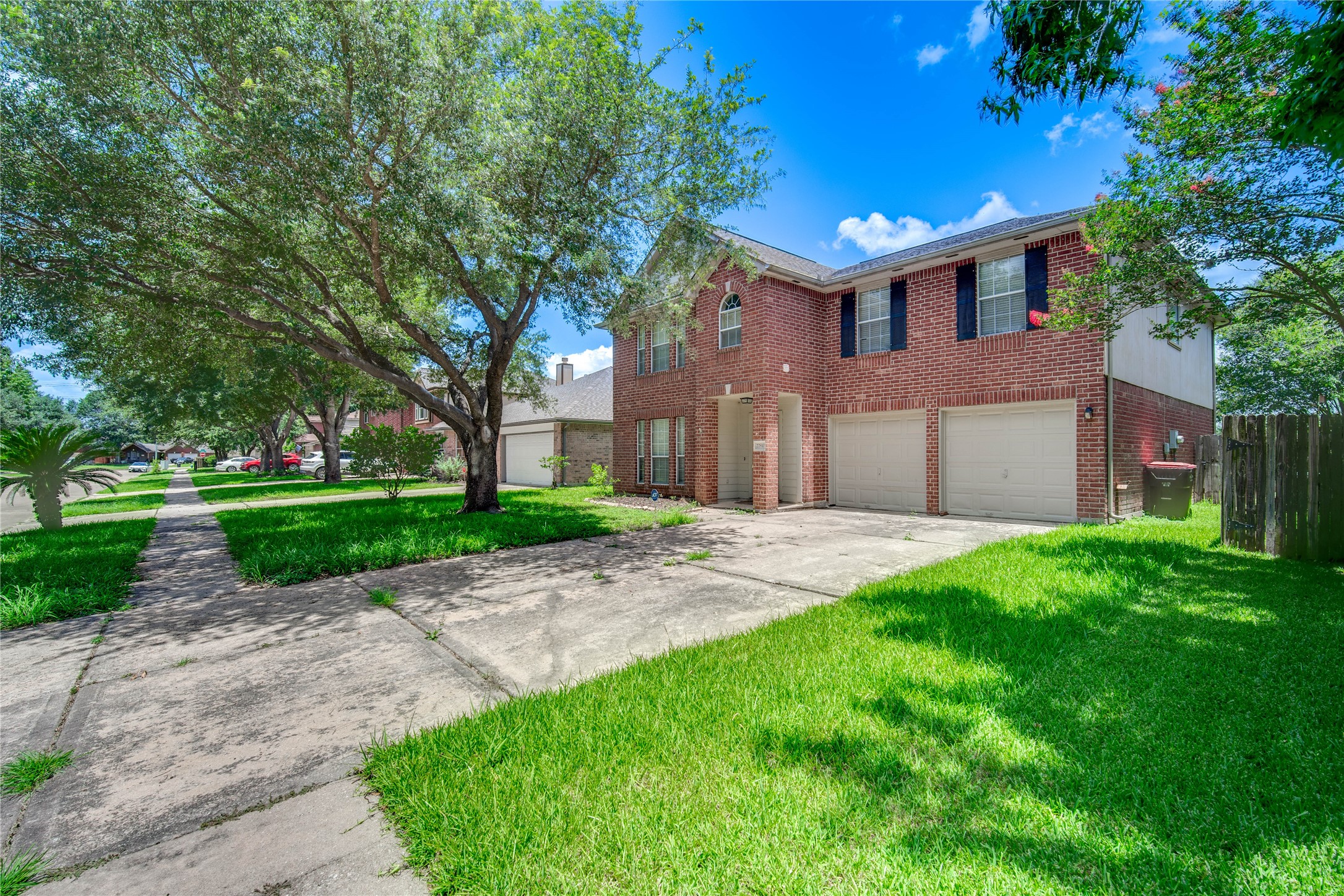 22810 W Waterlake Drive Property Photo 1