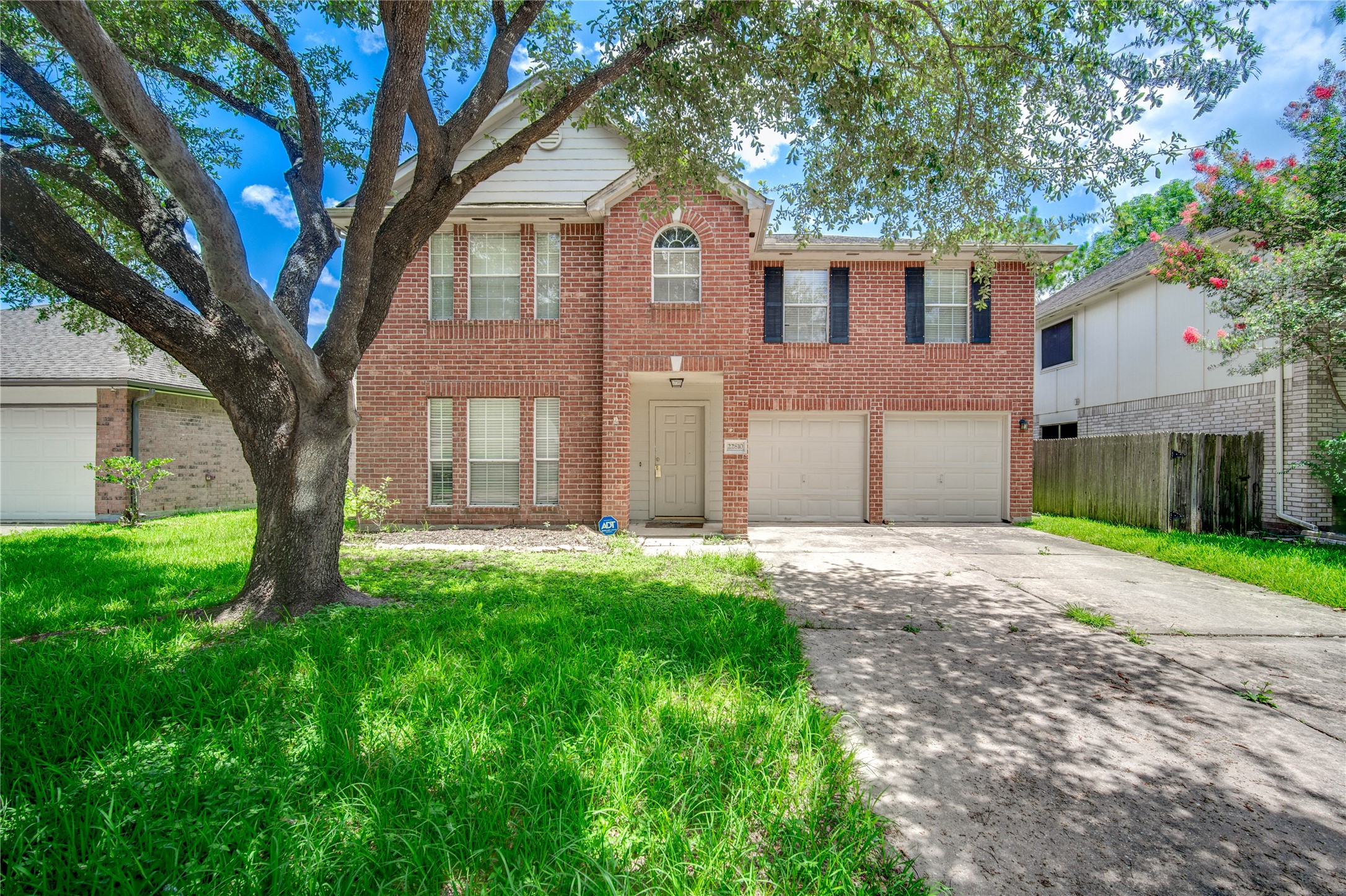 22810 W Waterlake Drive Property Photo 2