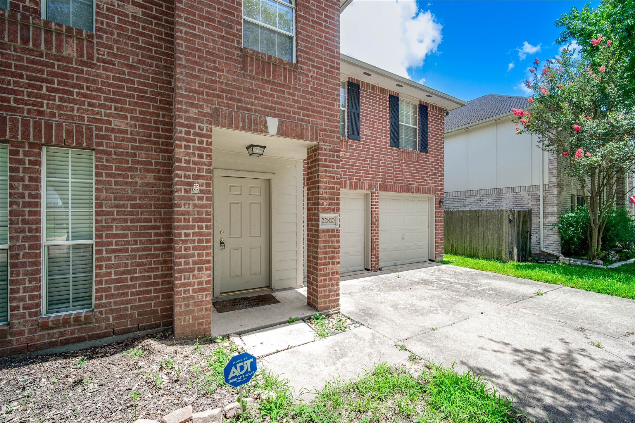 22810 W Waterlake Drive Property Photo 4
