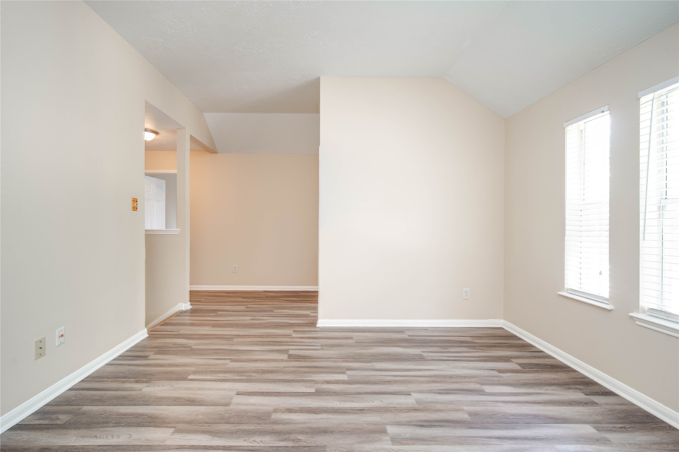 22810 W Waterlake Drive Property Photo 19