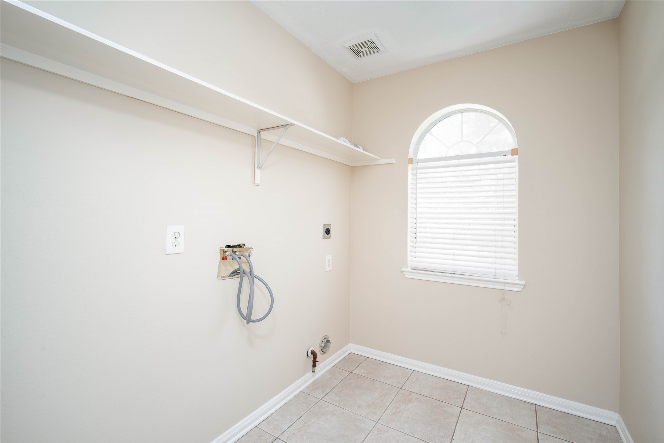 22810 W Waterlake Drive Property Photo 20