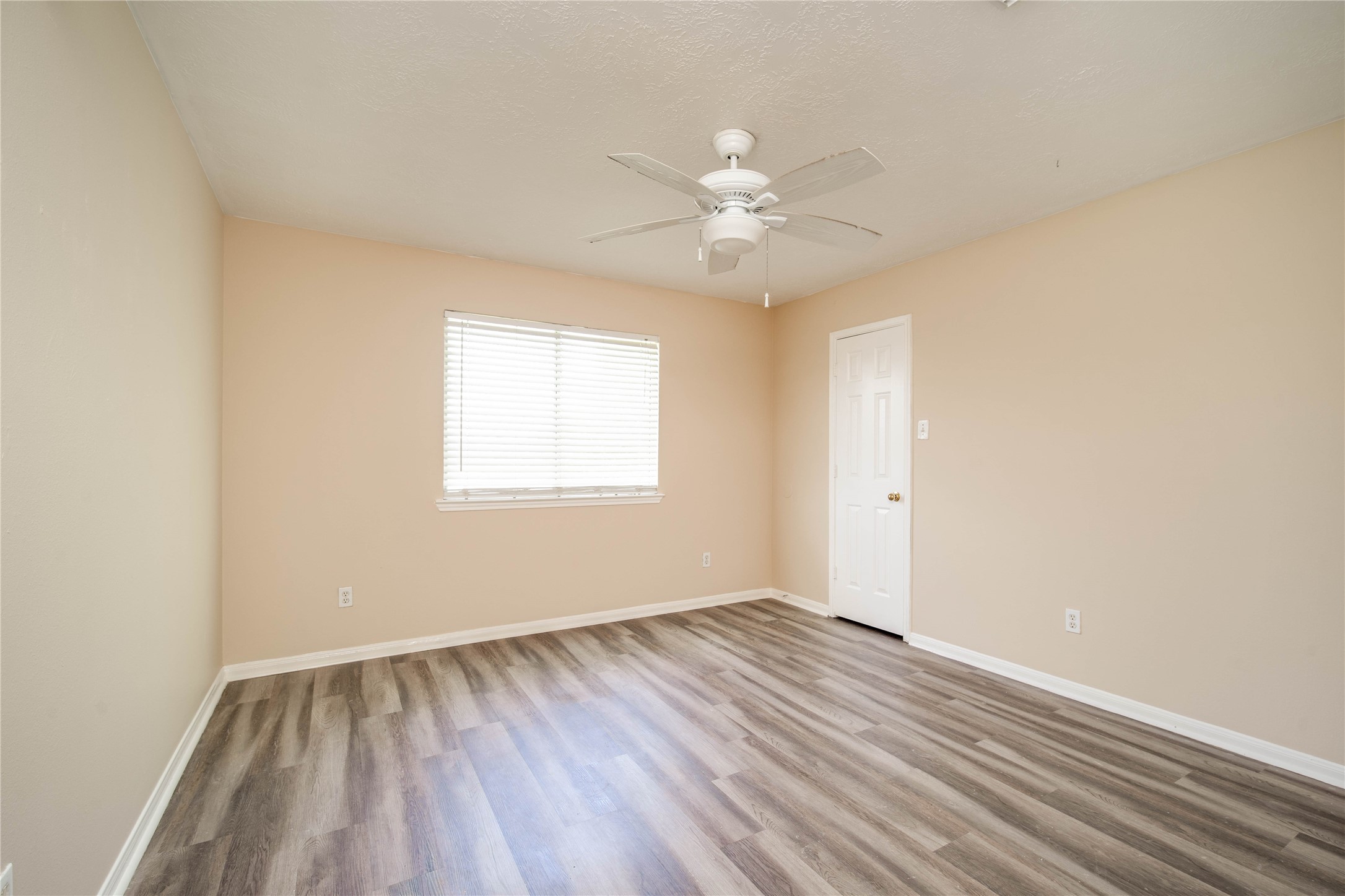22810 W Waterlake Drive Property Photo 31