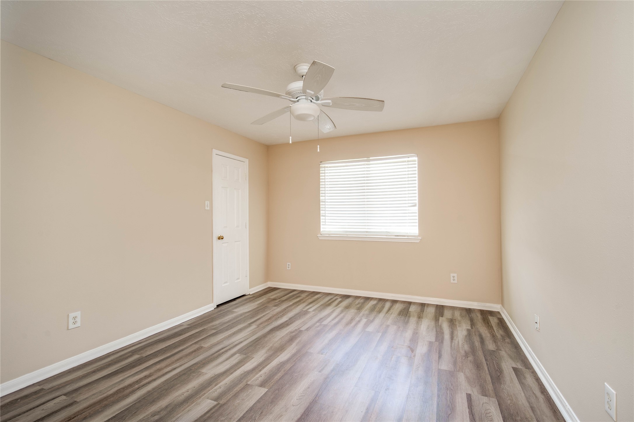 22810 W Waterlake Drive Property Photo 32