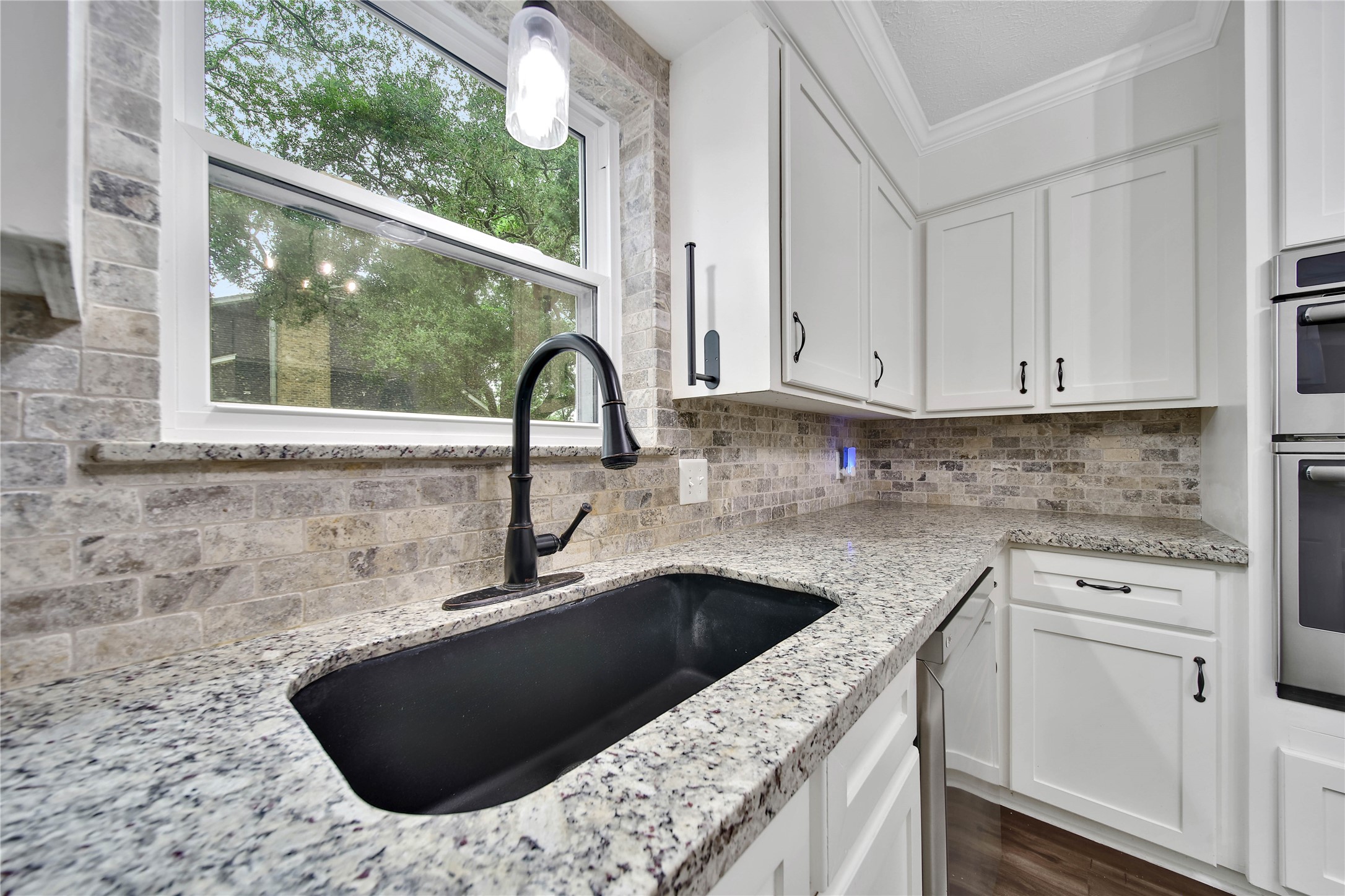 6407 Craigway Road Property Photo 9
