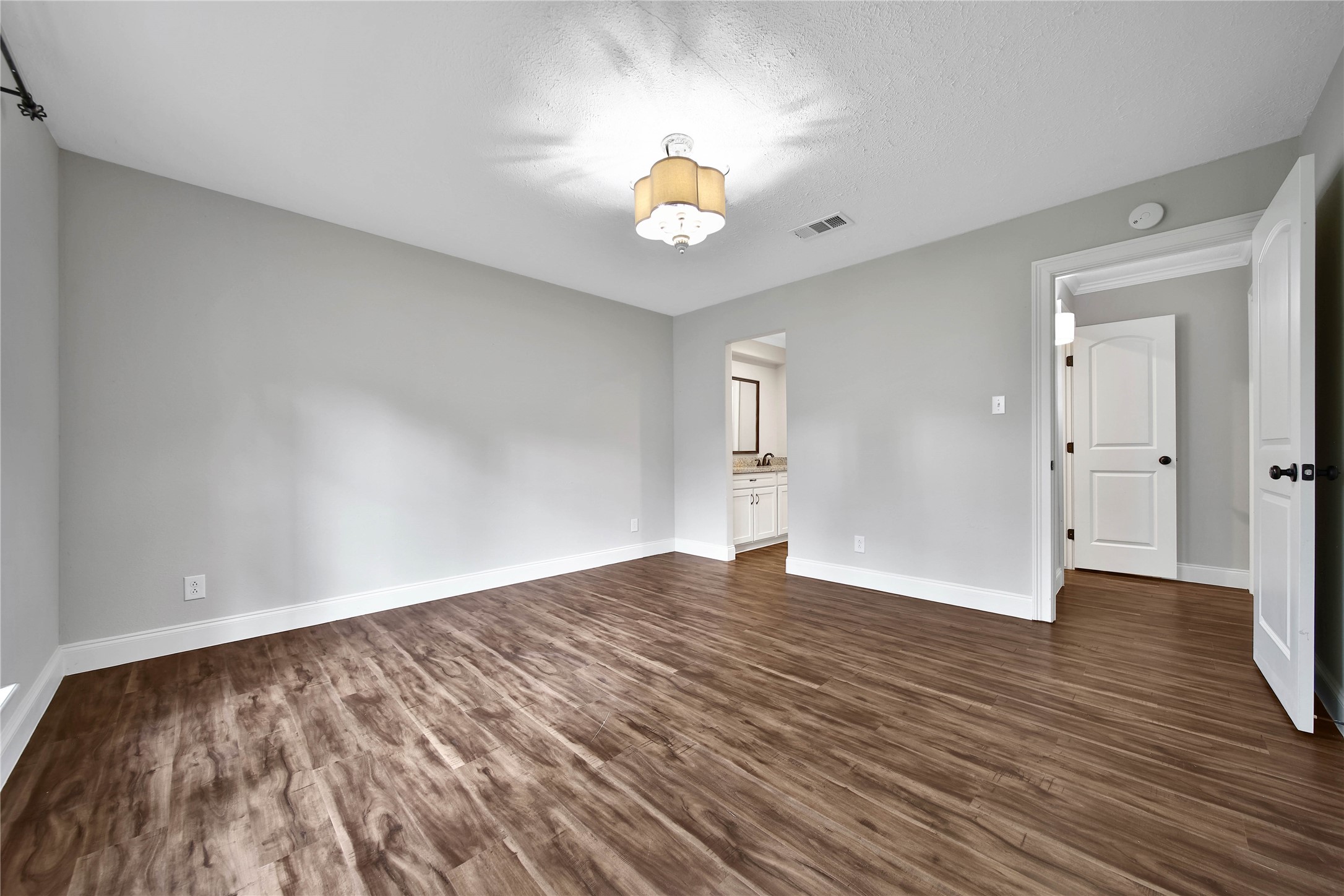 6407 Craigway Road Property Photo 17