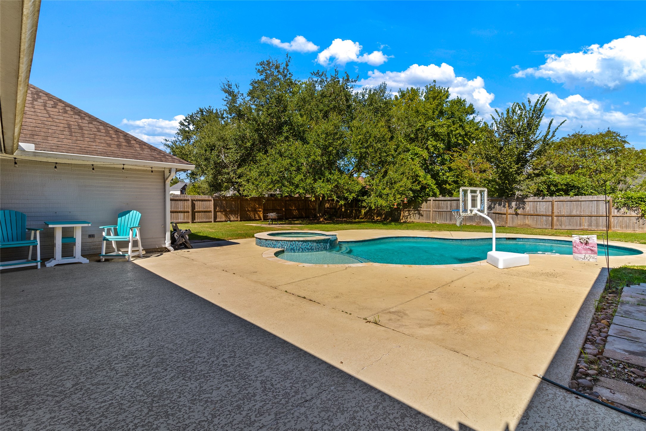 55 Silver Lace Court Property Photo 2