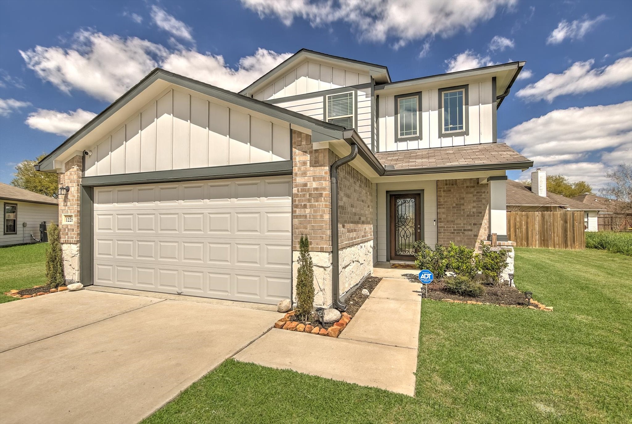 1228 Haverford Lane Property Photo 4