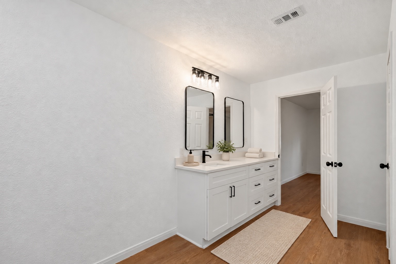 16718 Charleston Drive Property Photo 25