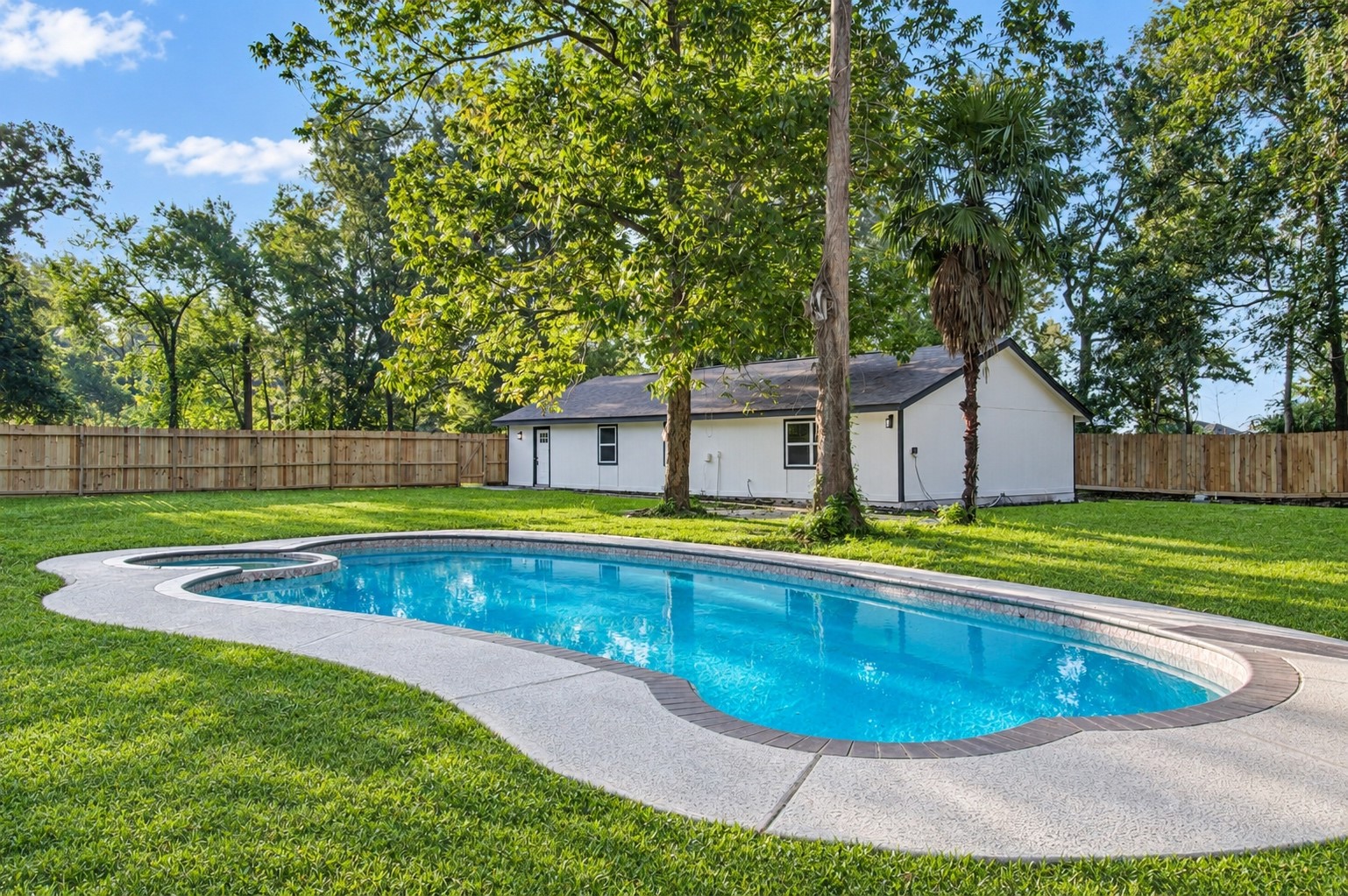 16718 Charleston Drive Property Photo 31