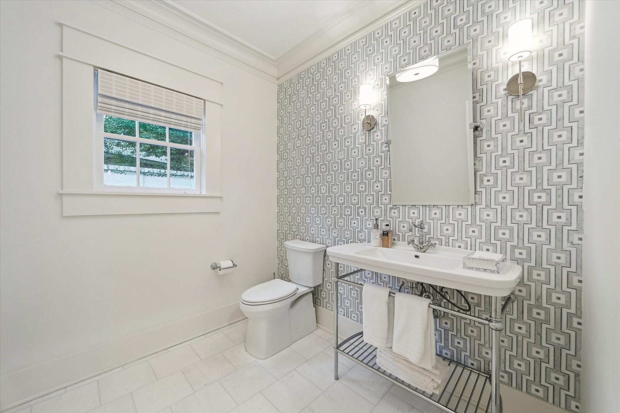 1702 South Boulevard Property Photo 7