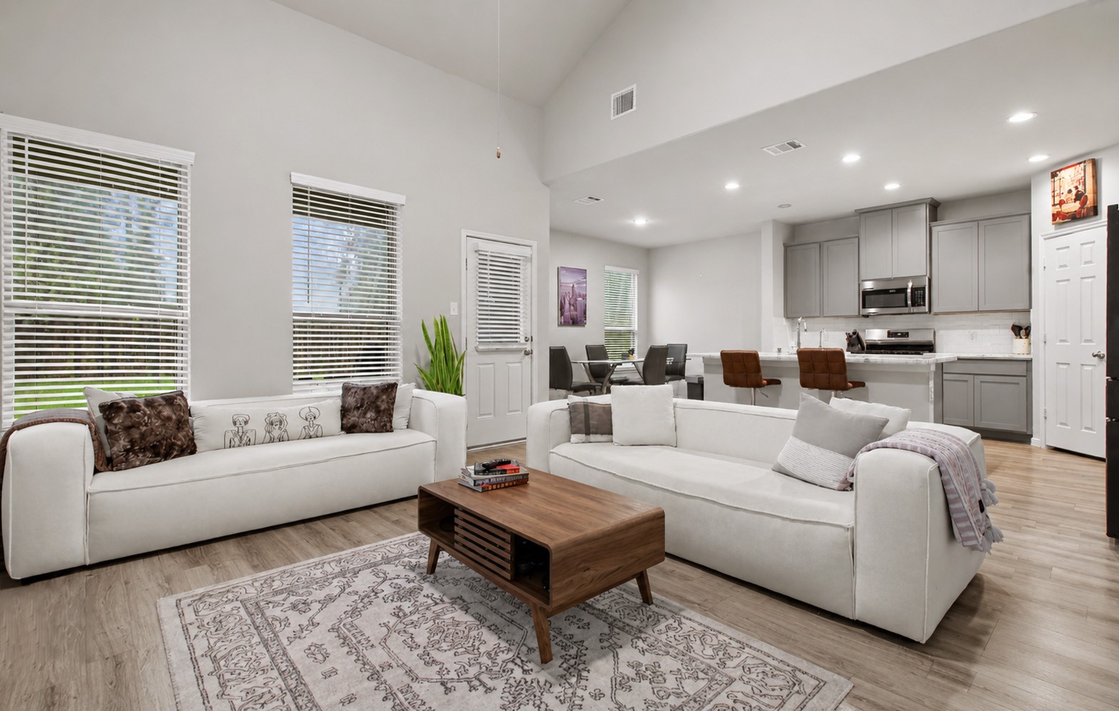 27094 Grey Fox Run Property Photo 11