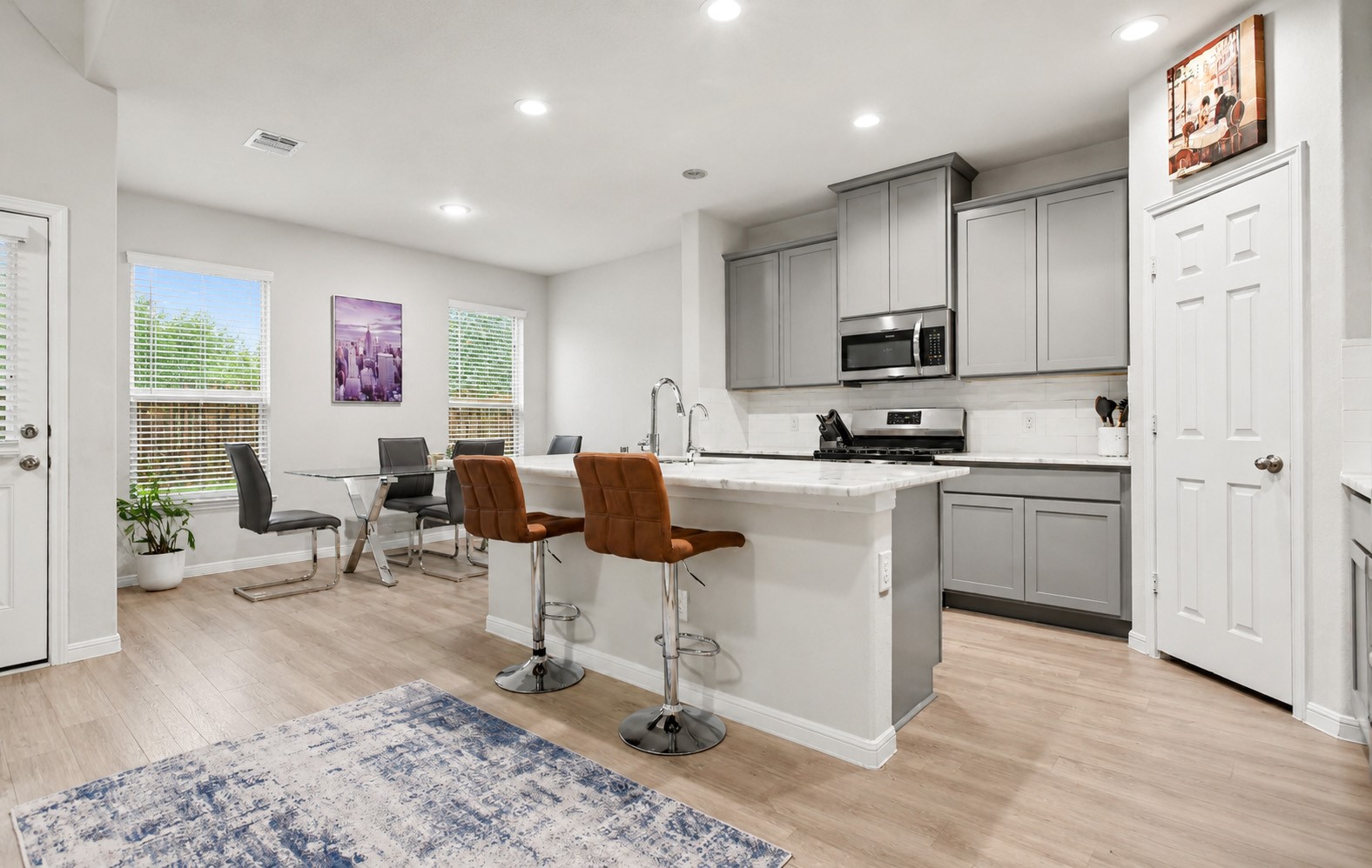 27094 Grey Fox Run Property Photo 16
