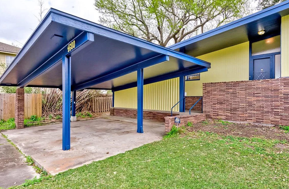 4600 Lakeshore Drive Property Photo 7