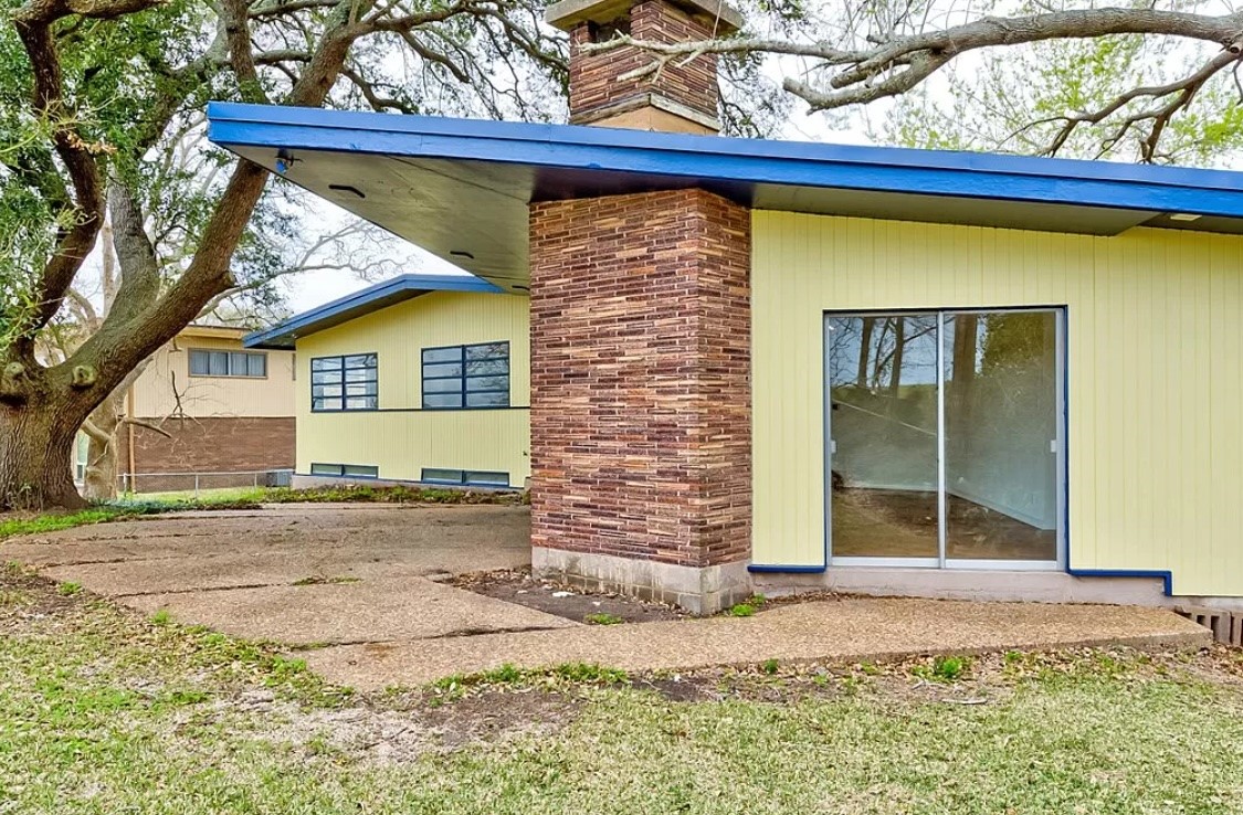 4600 Lakeshore Drive Property Photo 32