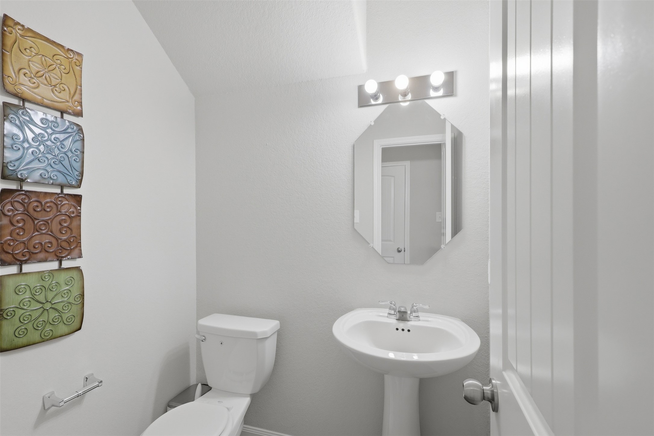17622 Holroyd Road Property Photo 12