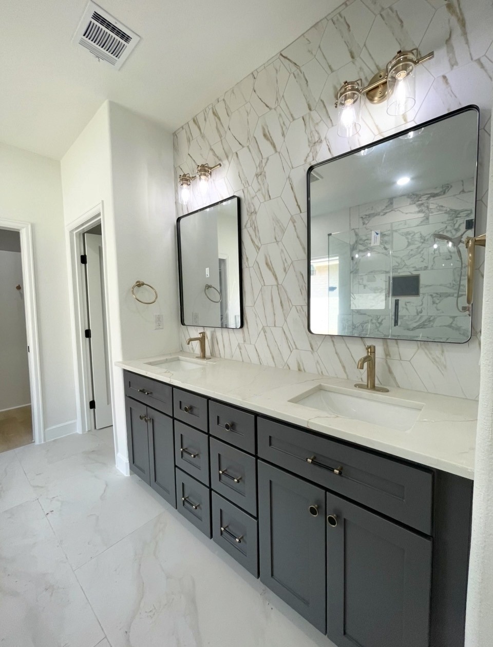 921 Shetland Property Photo 4