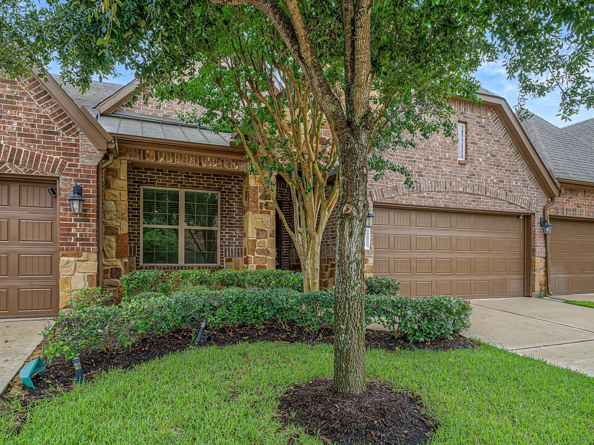 24227 Peralta Glen Lane Property Photo 1