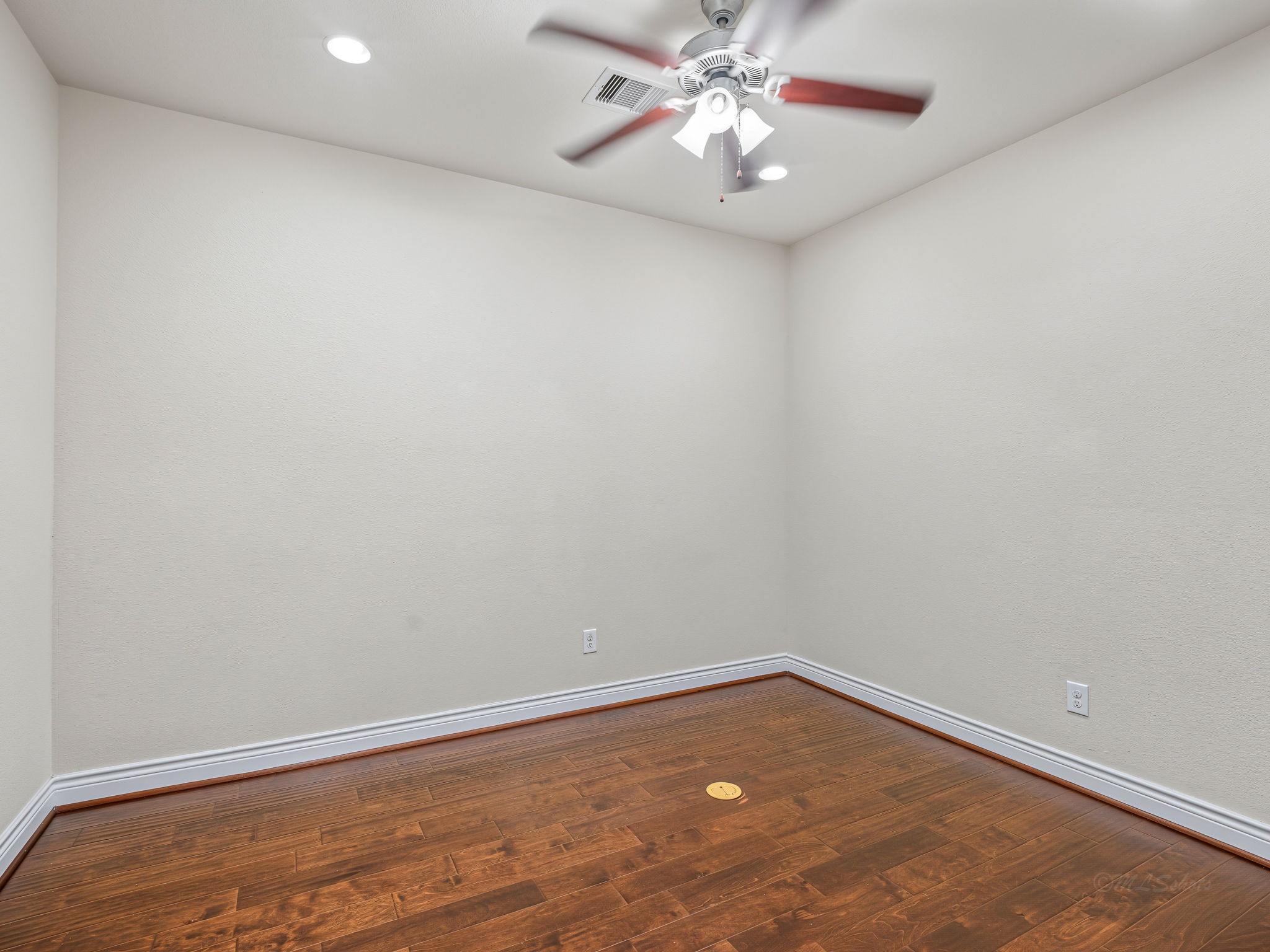 24227 Peralta Glen Lane Property Photo 7