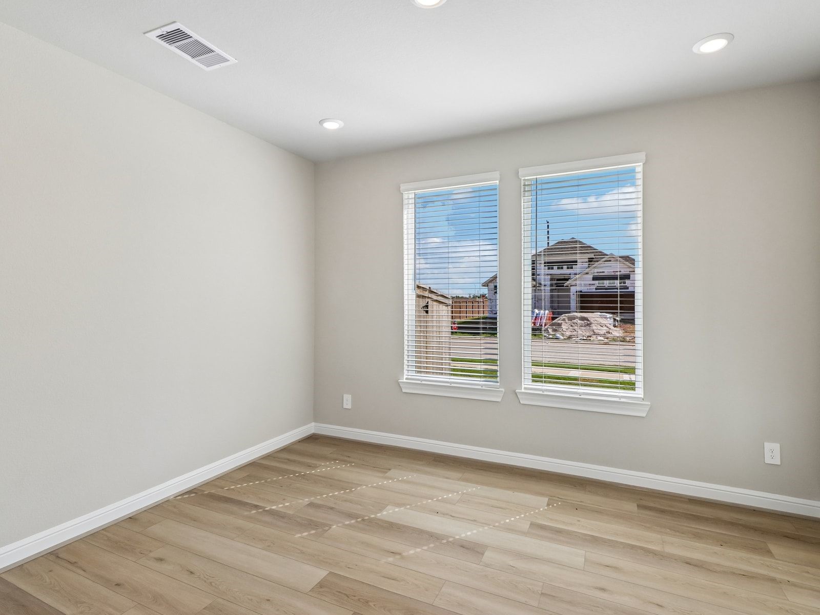 6103 Golden Plover Lane Property Photo 7