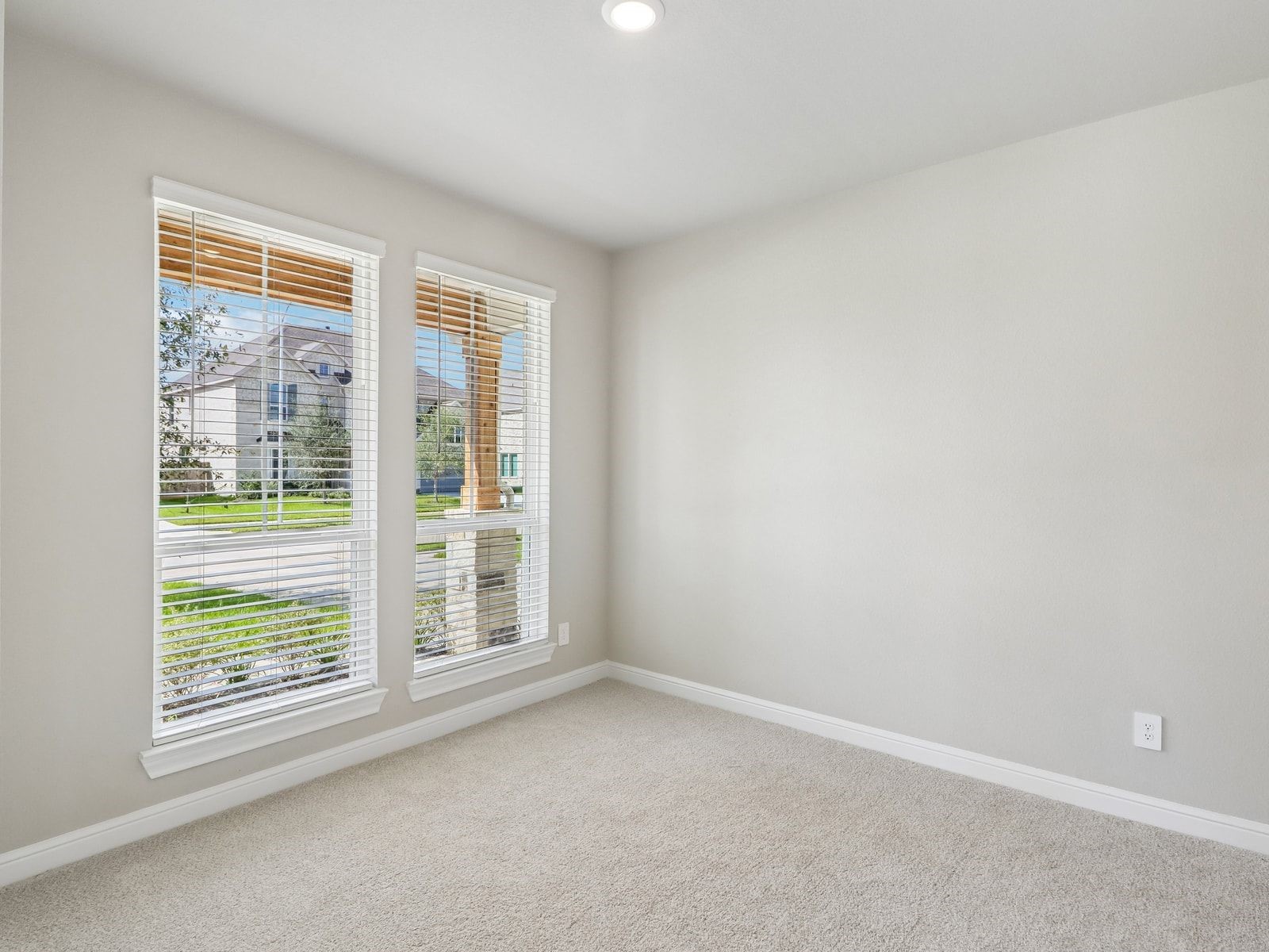 6103 Golden Plover Lane Property Photo 8