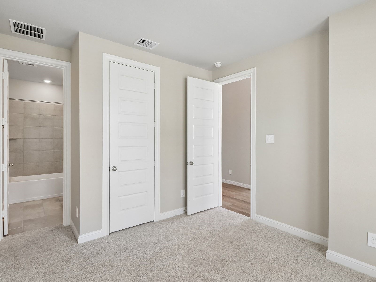 6103 Golden Plover Lane Property Photo 9