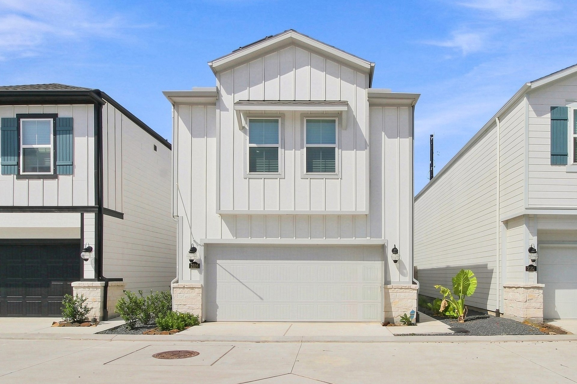 2186 Shady Pier Drive Property Photo 2