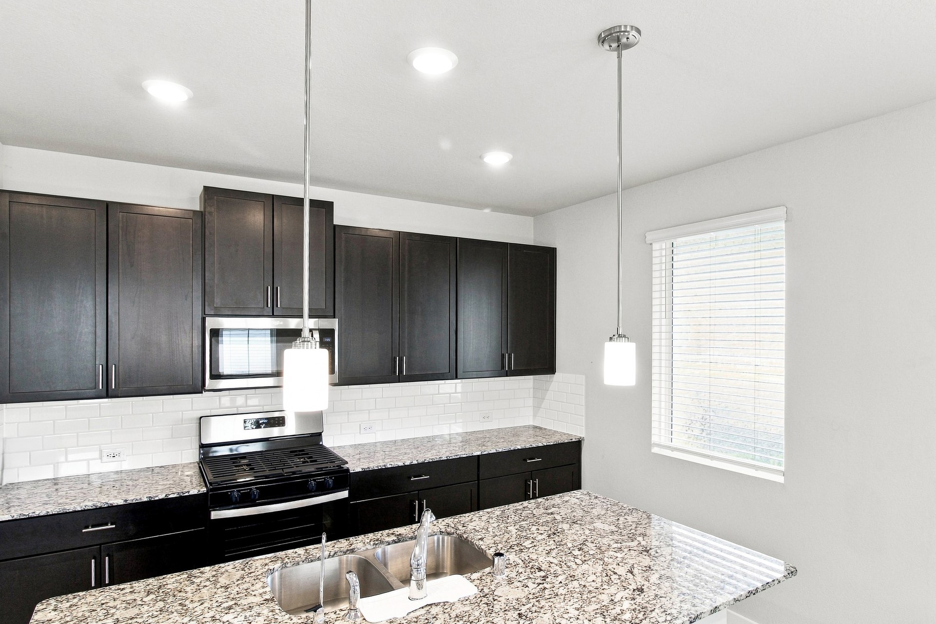 2186 Shady Pier Drive Property Photo 6